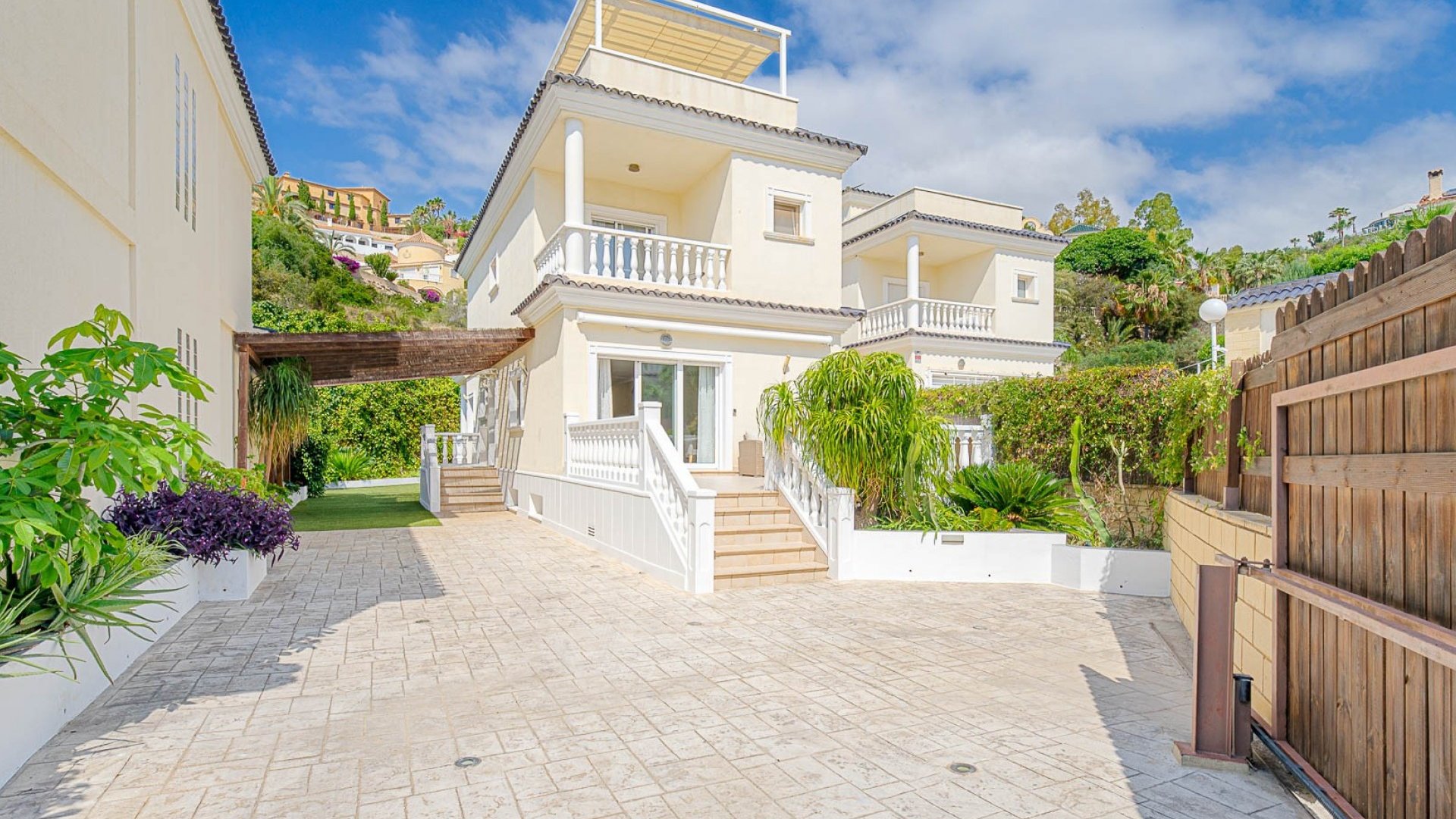 Resale - Villa -
Alicante - El Campello