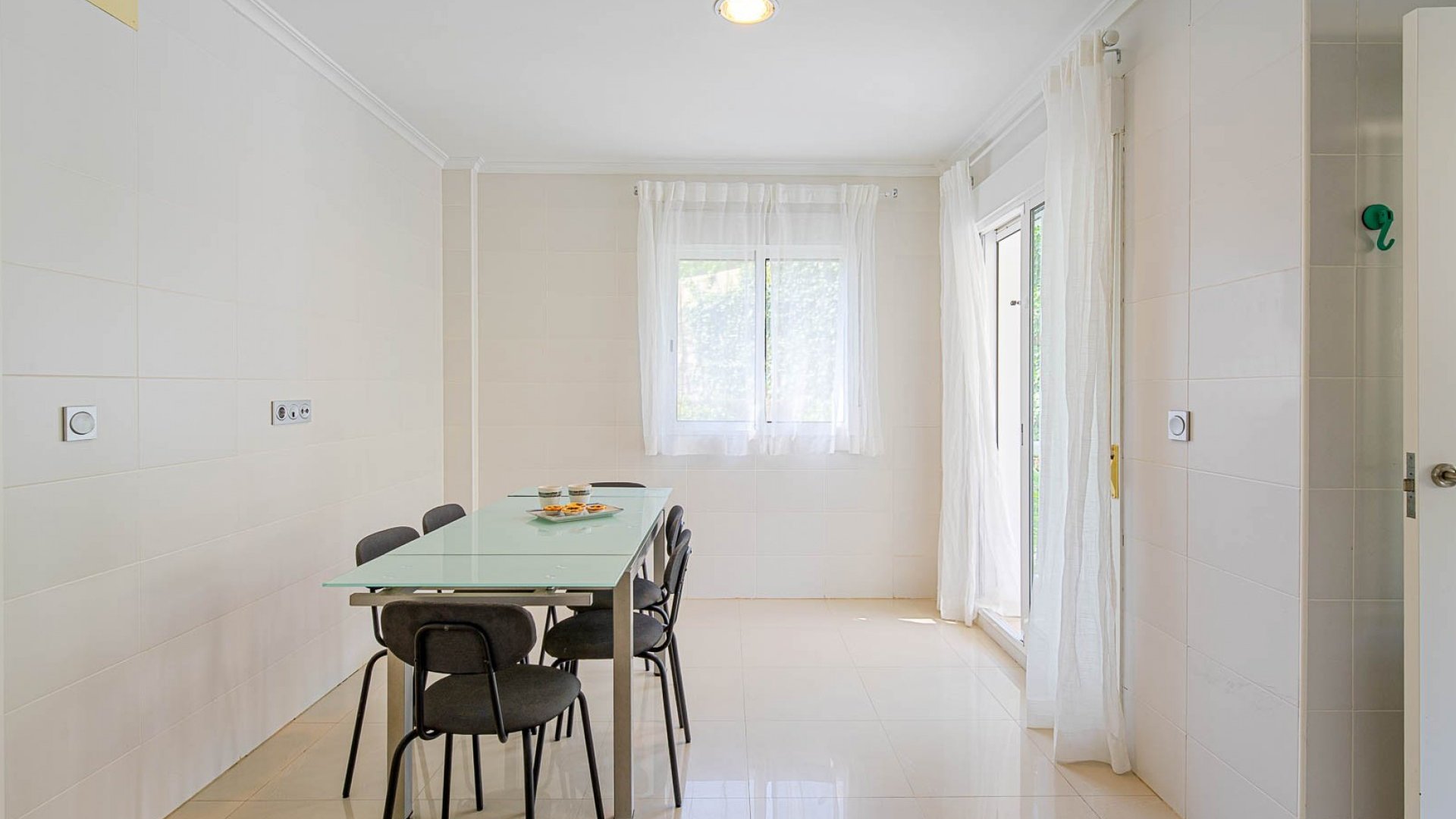 Resale - Villa -
Alicante - El Campello