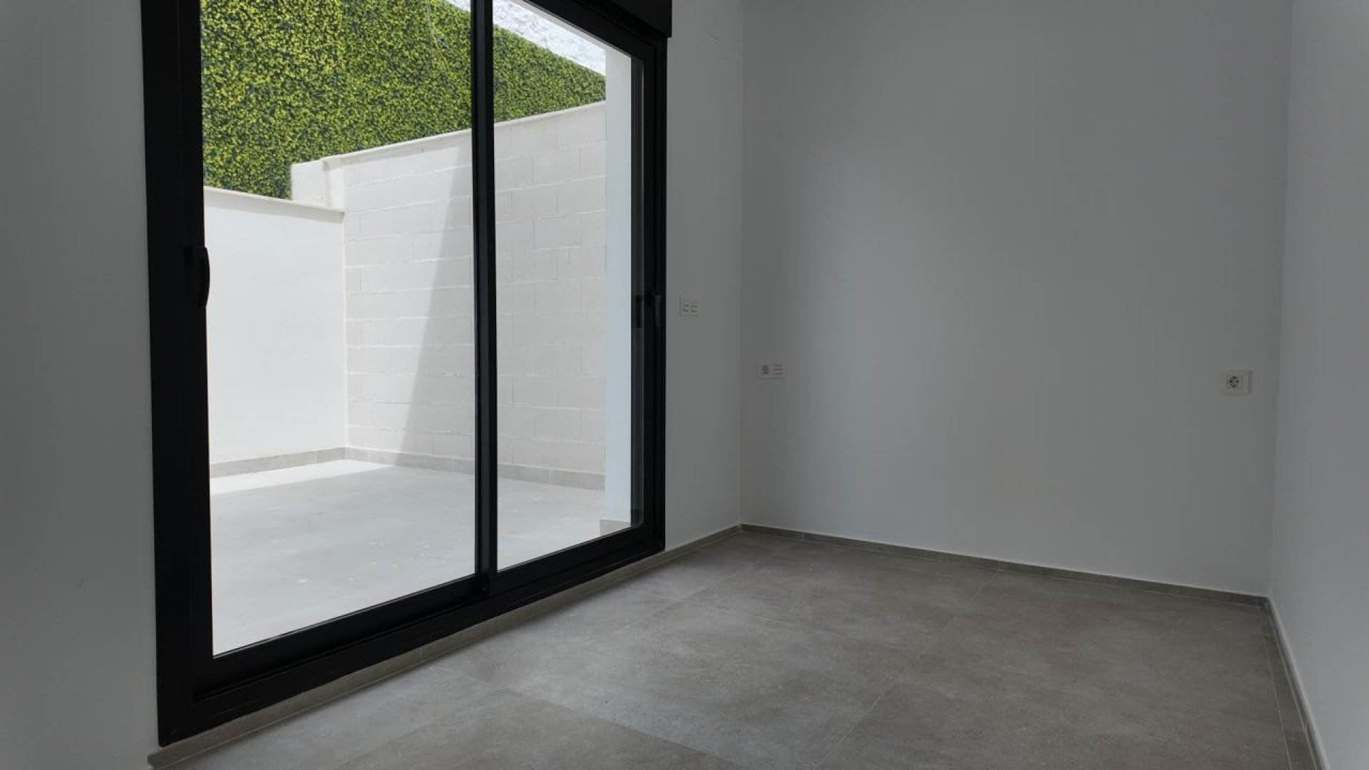 Resale - Villa -
Alicante - Vistahermosa