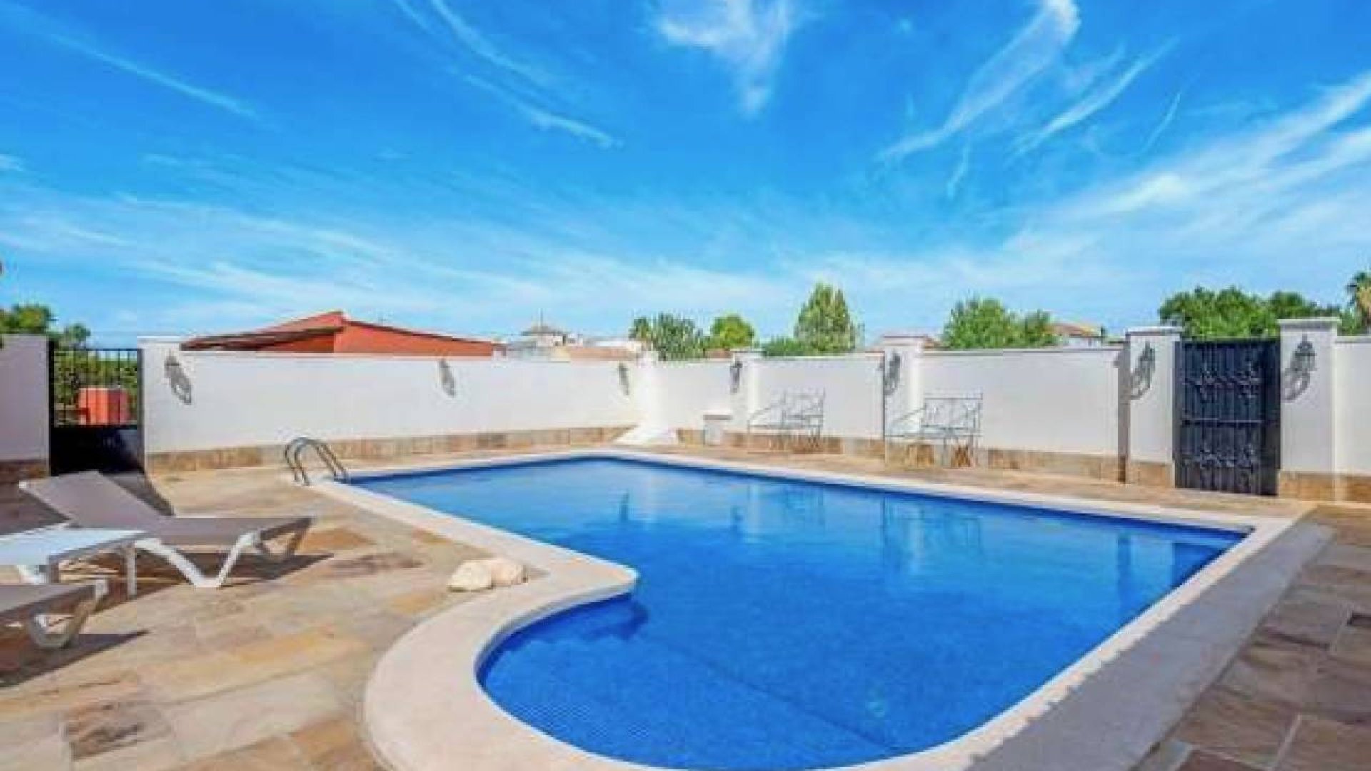 Resale - Villa -
Almoradí - Heredades