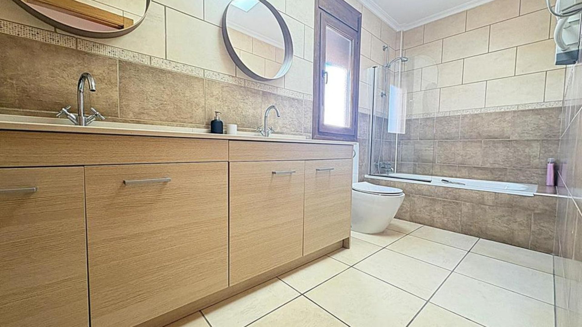 Resale - Villa -
Altaona Golf and Country Village - Altaona Golf - Country Village