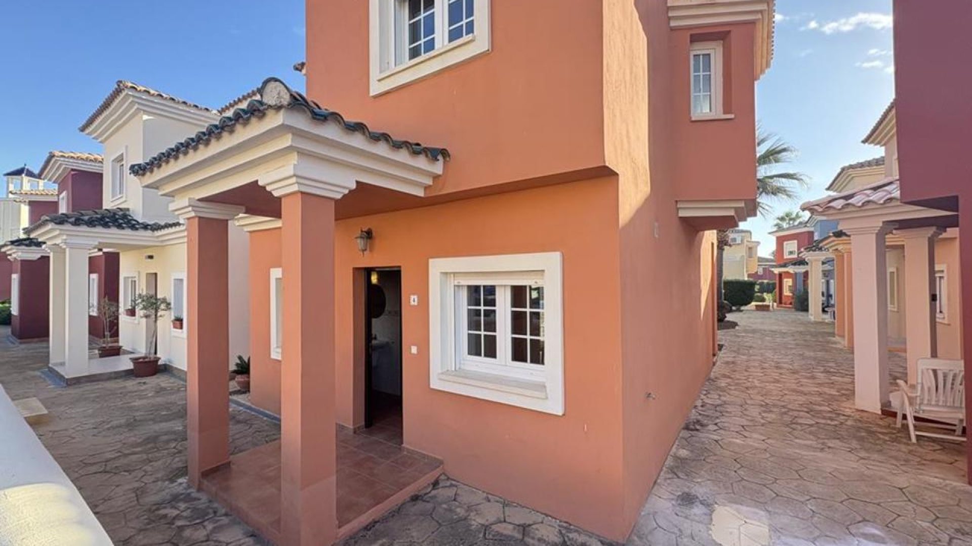 Resale - Villa -
Altaona Golf and Country Village - Altaona Golf - Country Village