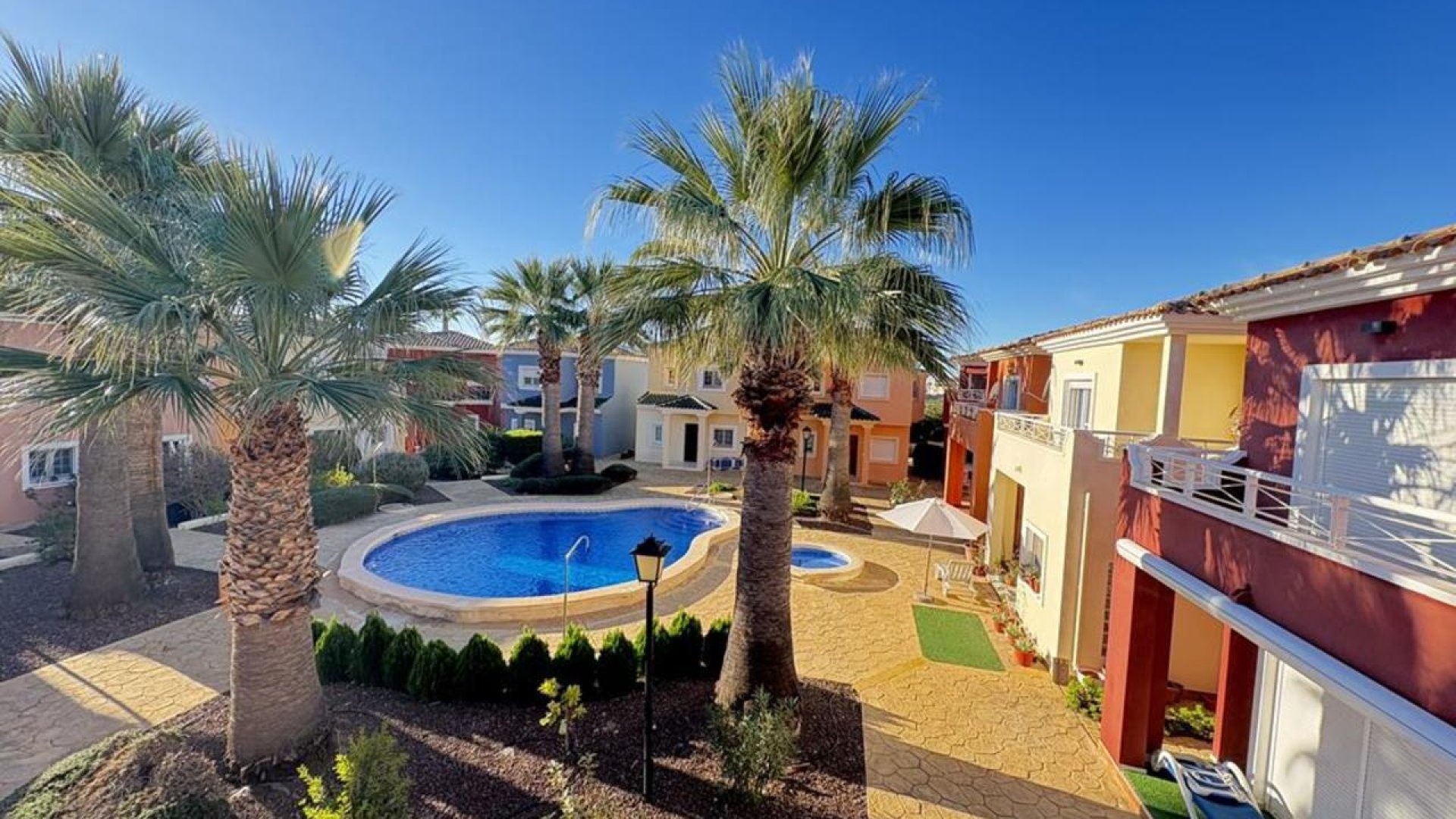 Resale - Villa -
Altaona Golf and Country Village - Altaona Golf - Country Village