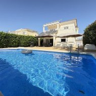 Resale - Villa -
Altaona Golf and Country Village - Altaona Golf - Country Village