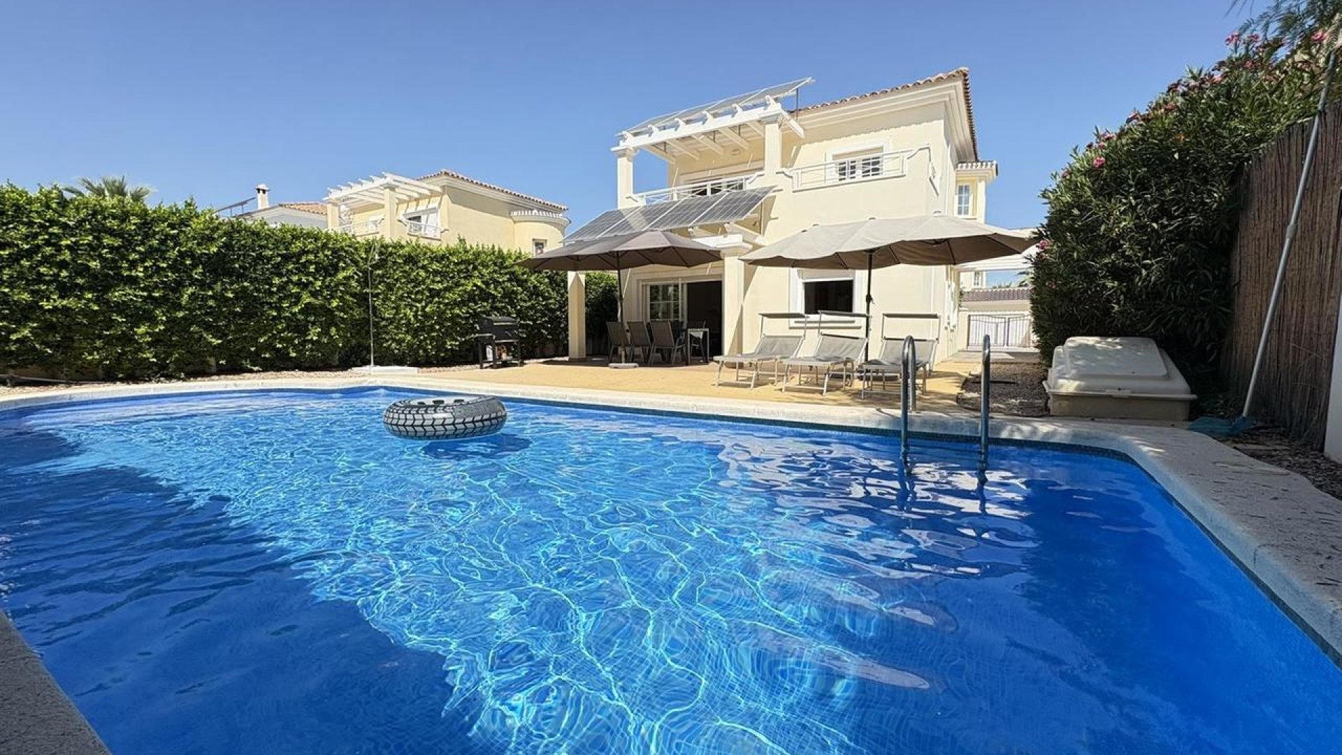 Resale - Villa -
Altaona Golf and Country Village - Altaona Golf - Country Village