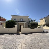 Resale - Villa -
Altaona Golf and Country Village - Altaona Golf - Country Village