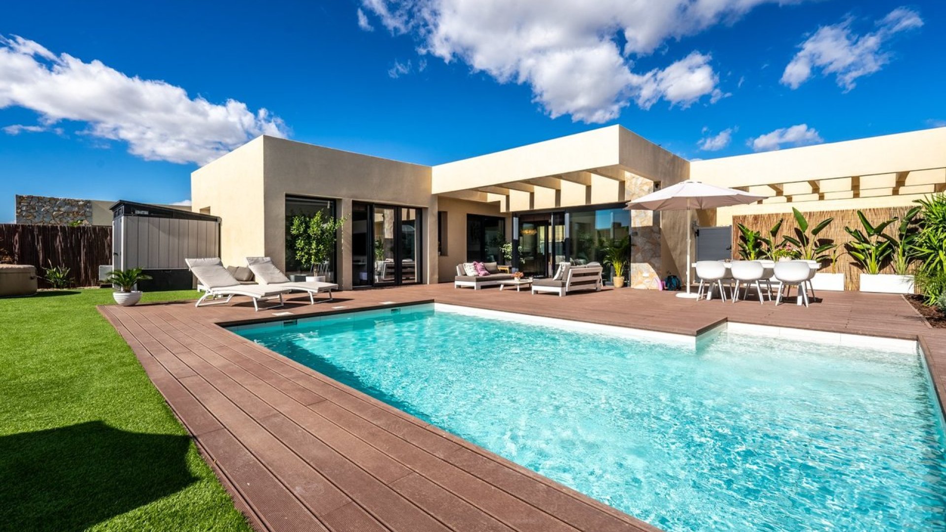 Resale - Villa -
Altaona Golf and Country Village - Altaona Golf - Country Village