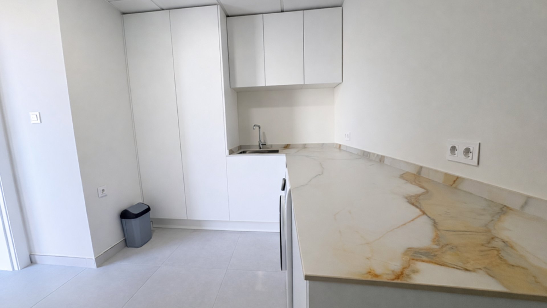 Resale - Villa -
Altaona Golf and Country Village - Altaona Golf - Country Village