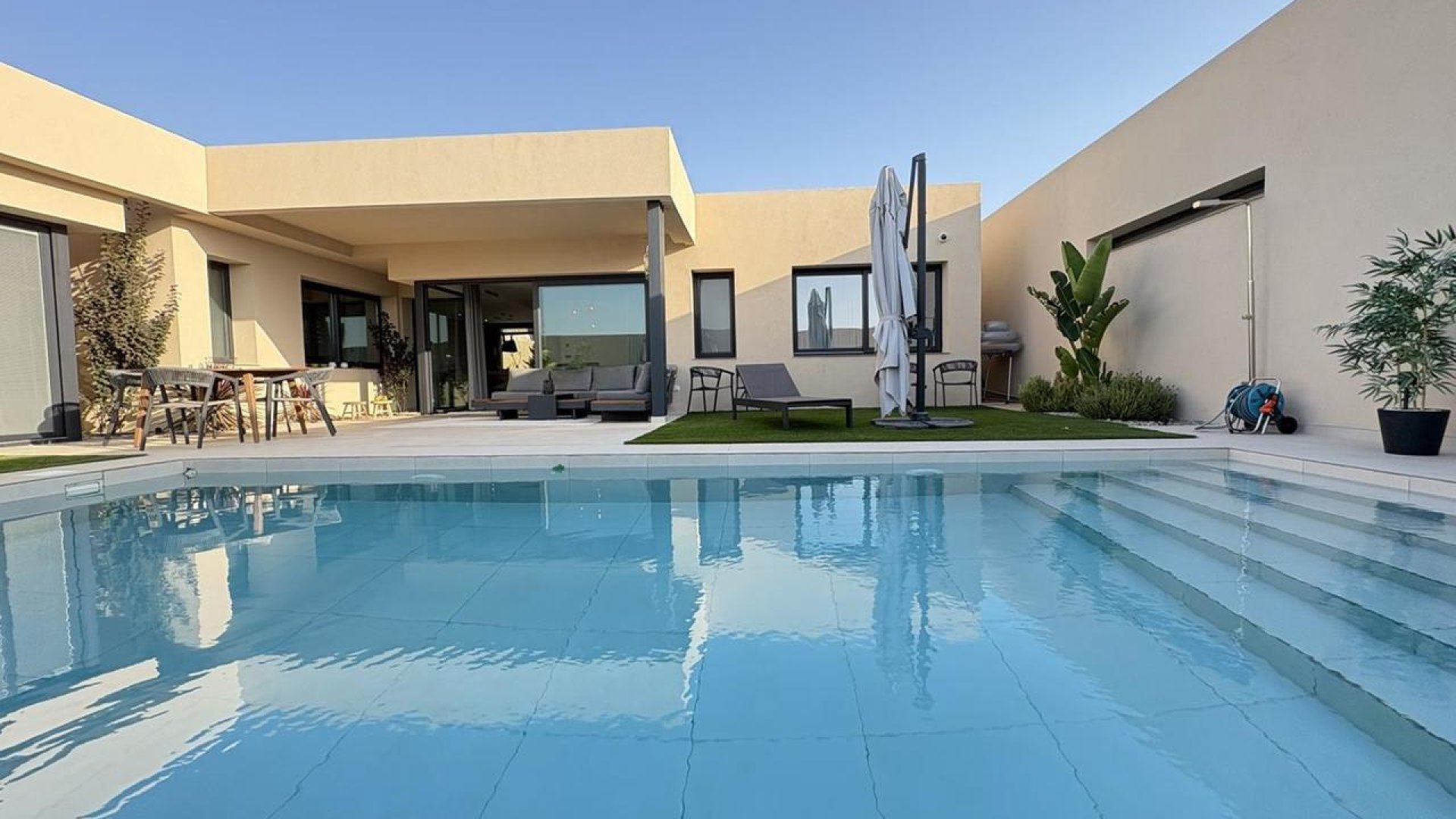 Resale - Villa -
Altaona Golf and Country Village - Altaona Golf - Country Village