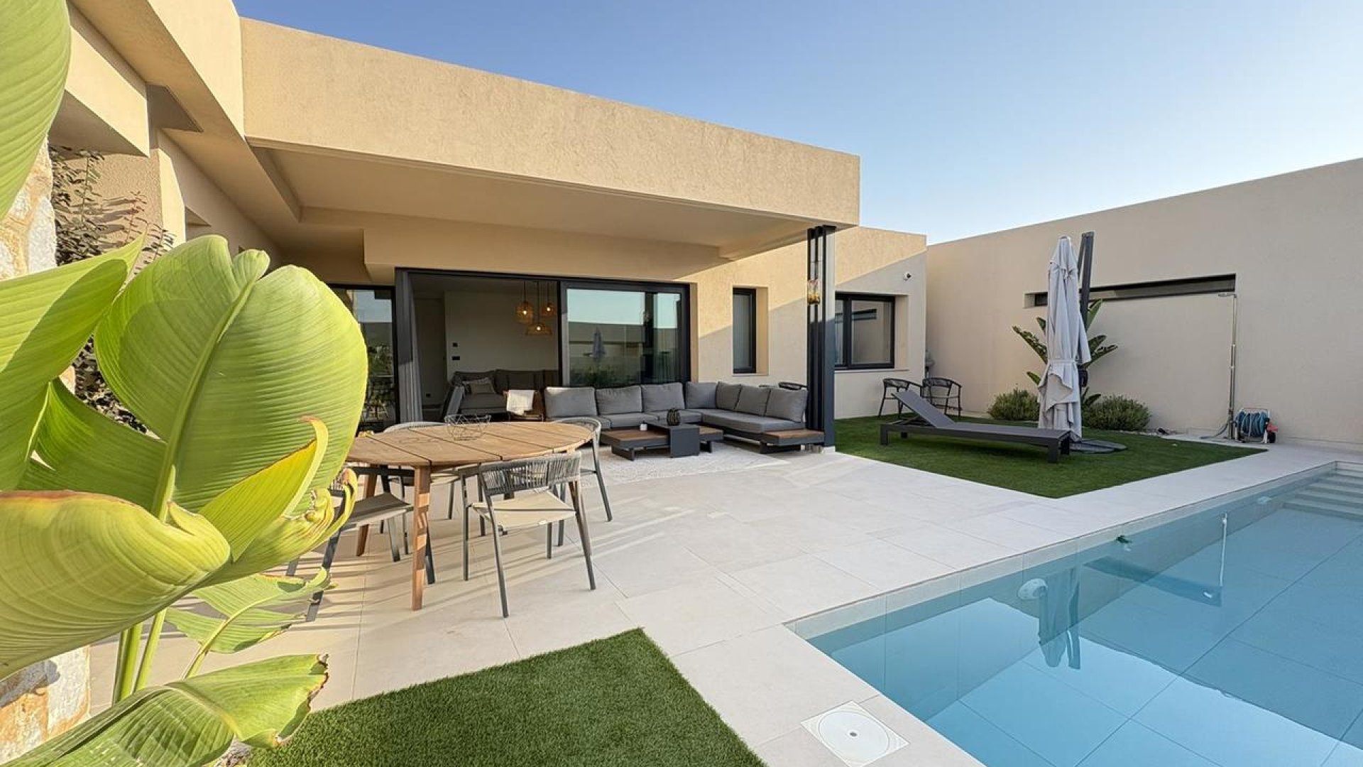 Resale - Villa -
Altaona Golf and Country Village - Altaona Golf - Country Village