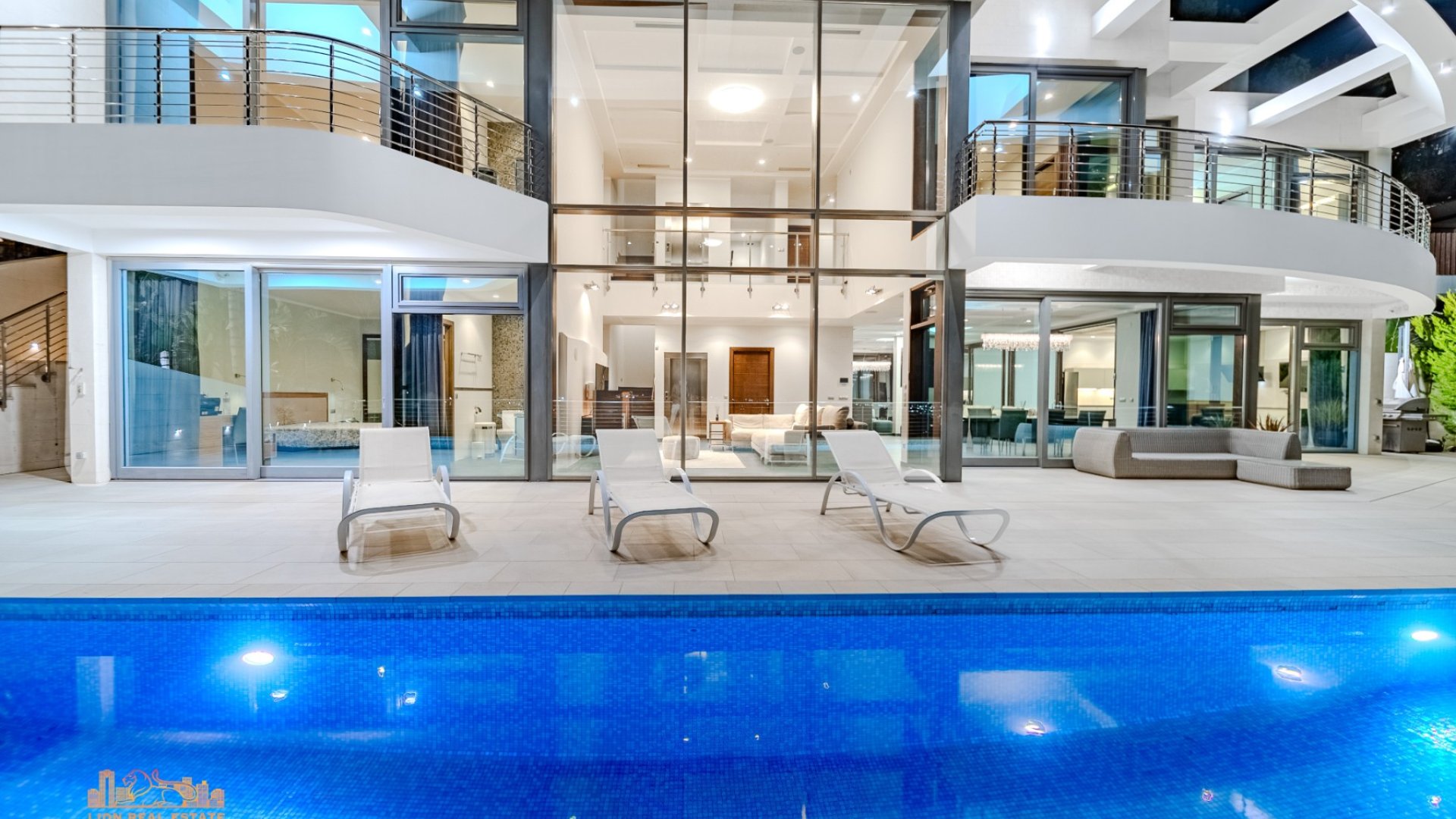 Resale - Villa -
Altea