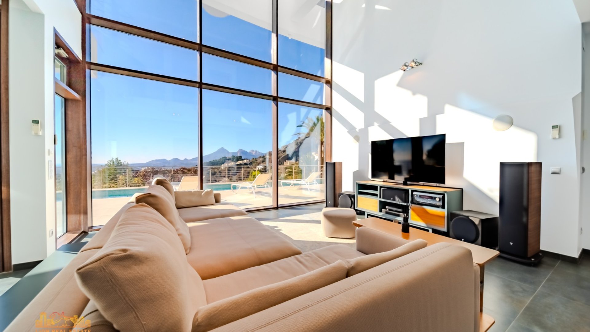 Resale - Villa -
Altea