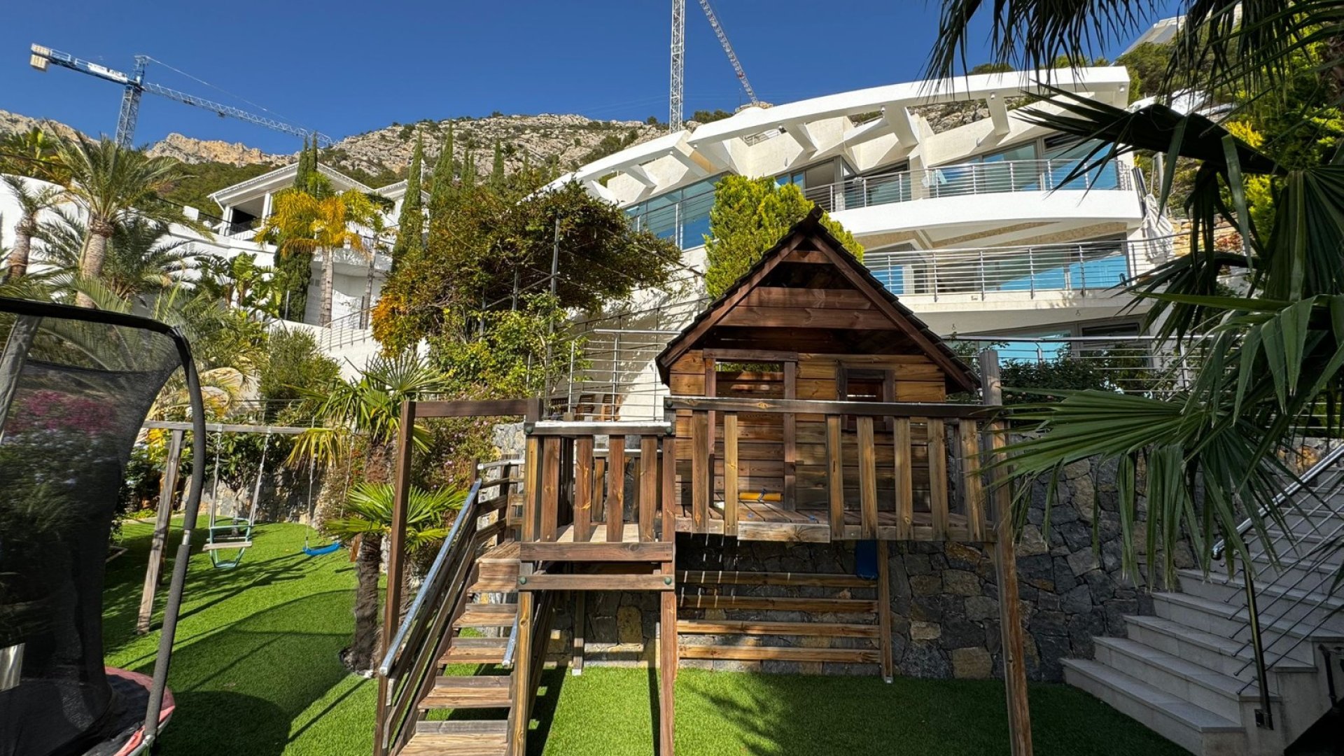 Resale - Villa -
Altea