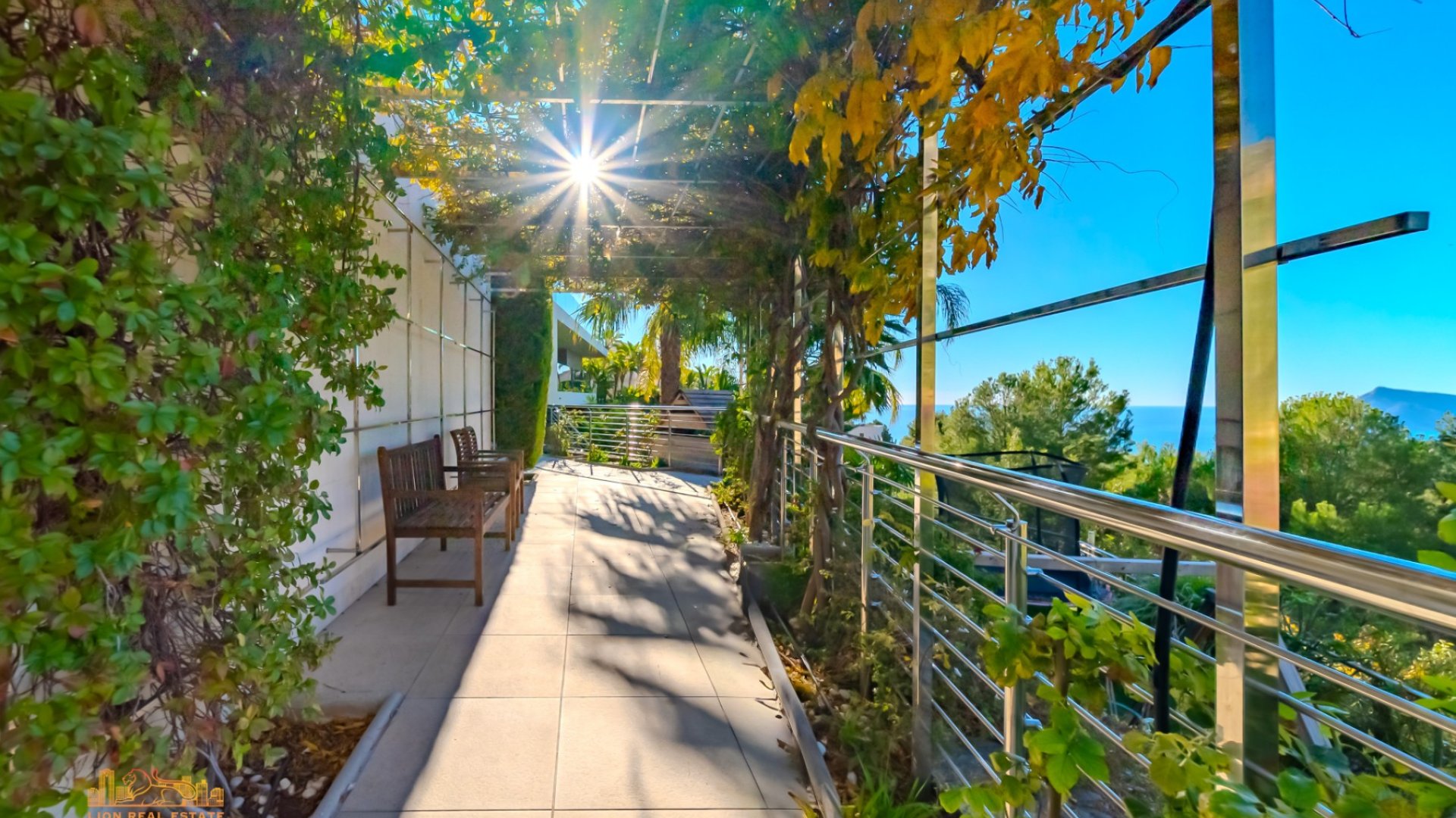 Resale - Villa -
Altea