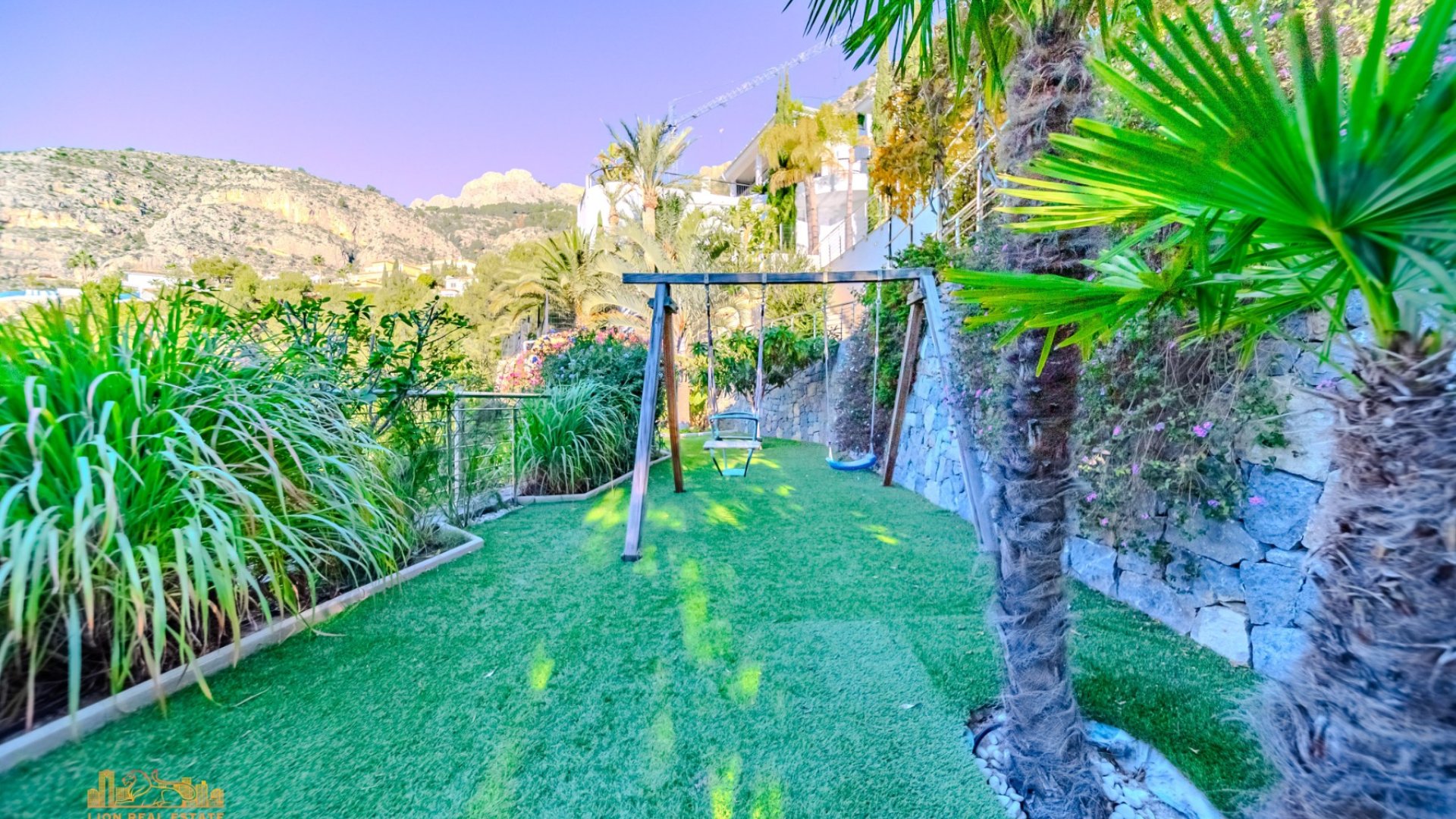 Resale - Villa -
Altea