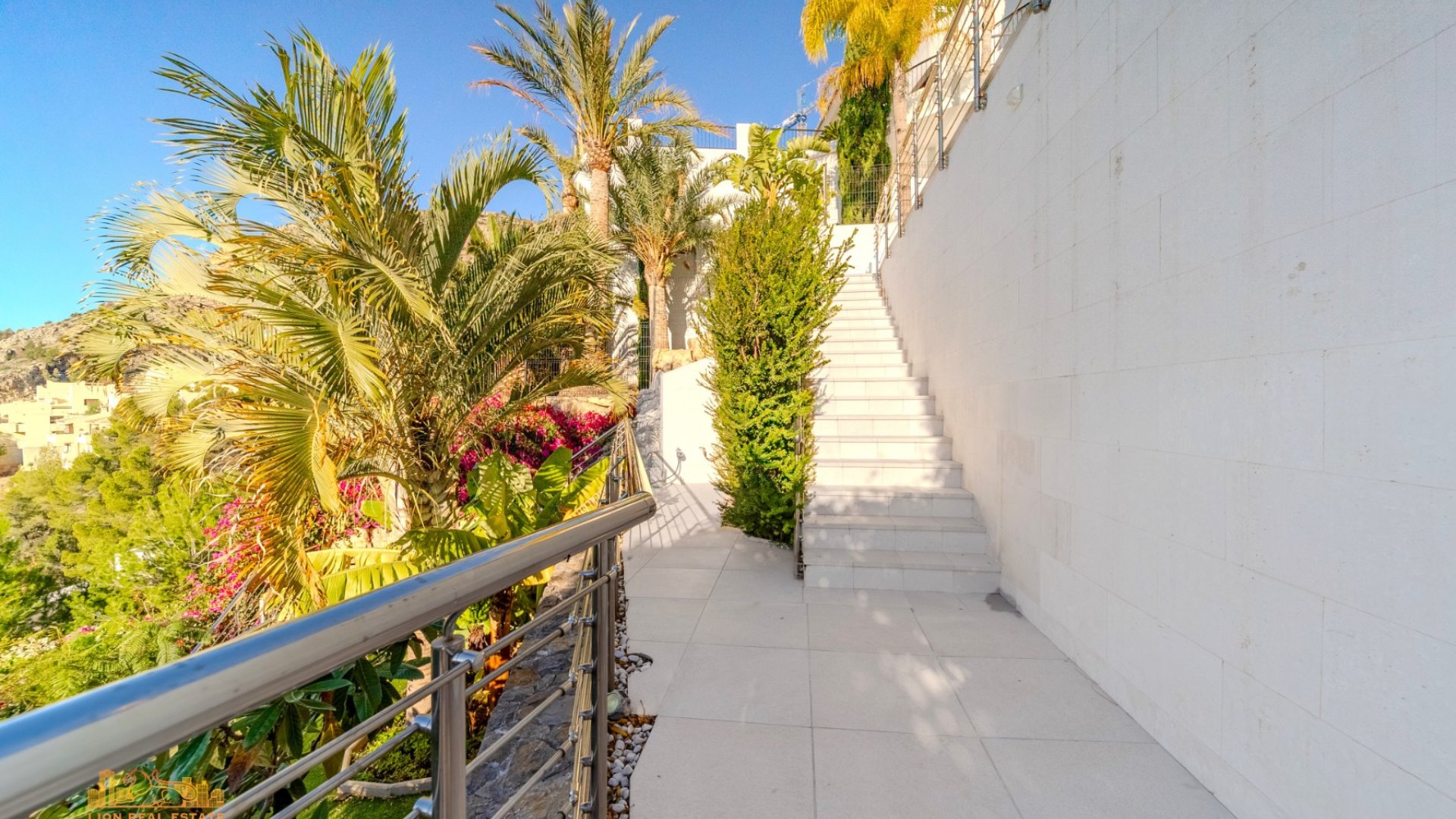 Resale - Villa -
Altea