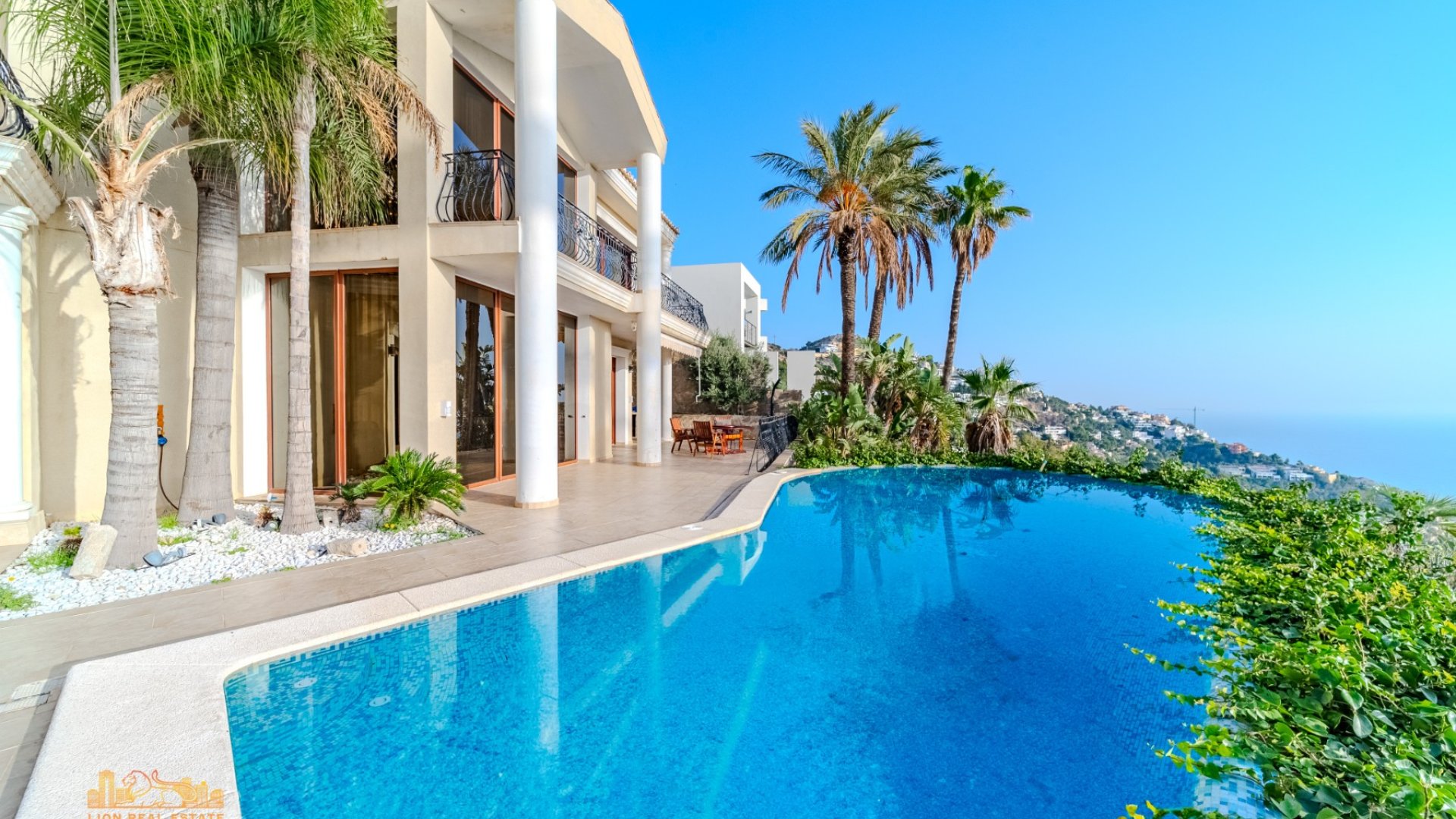 Resale - Villa -
Altea