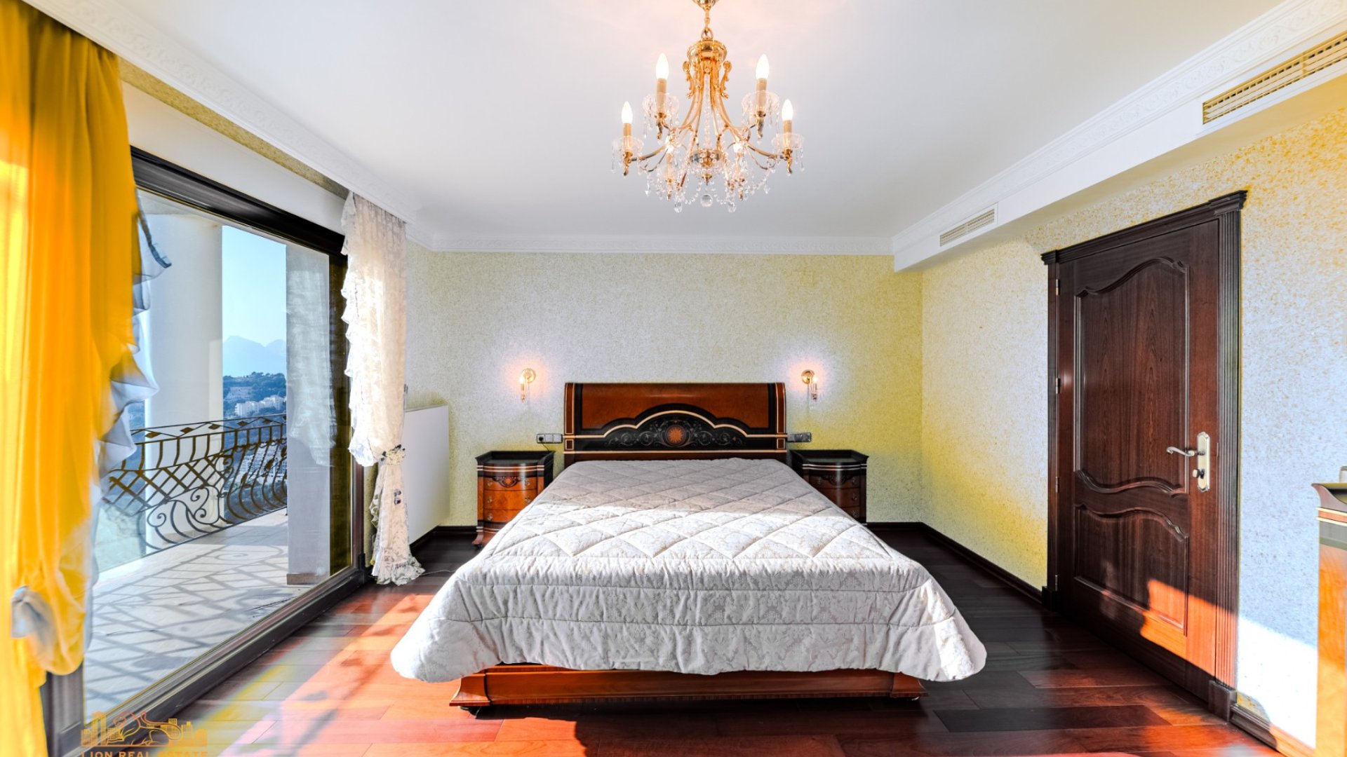 Resale - Villa -
Altea