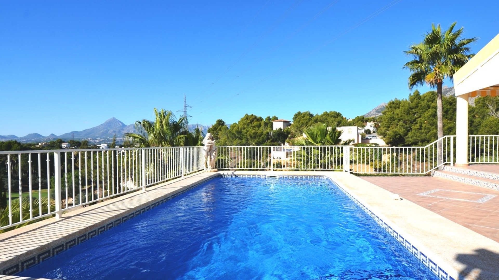 Resale - Villa -
Altea