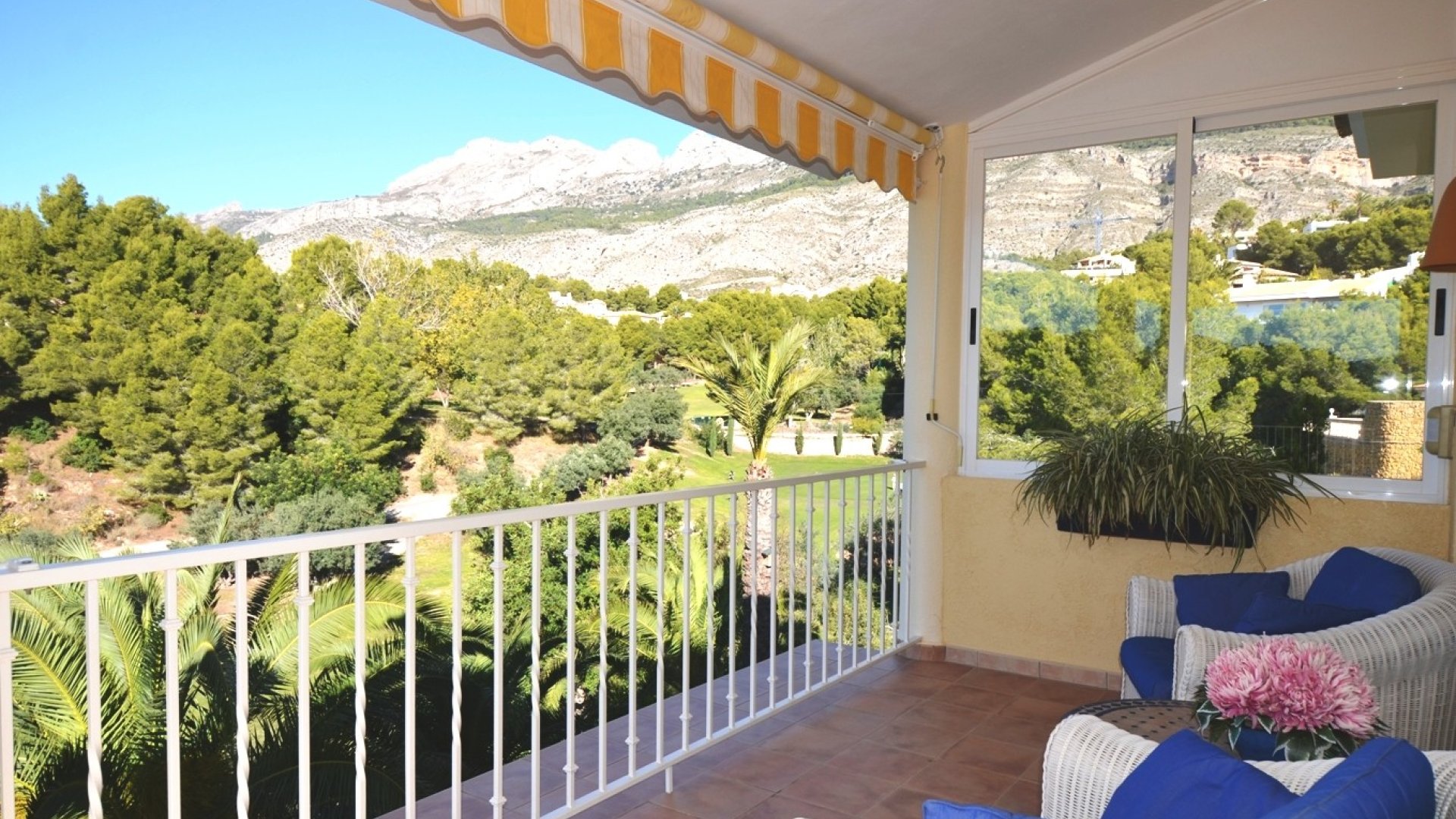Resale - Villa -
Altea