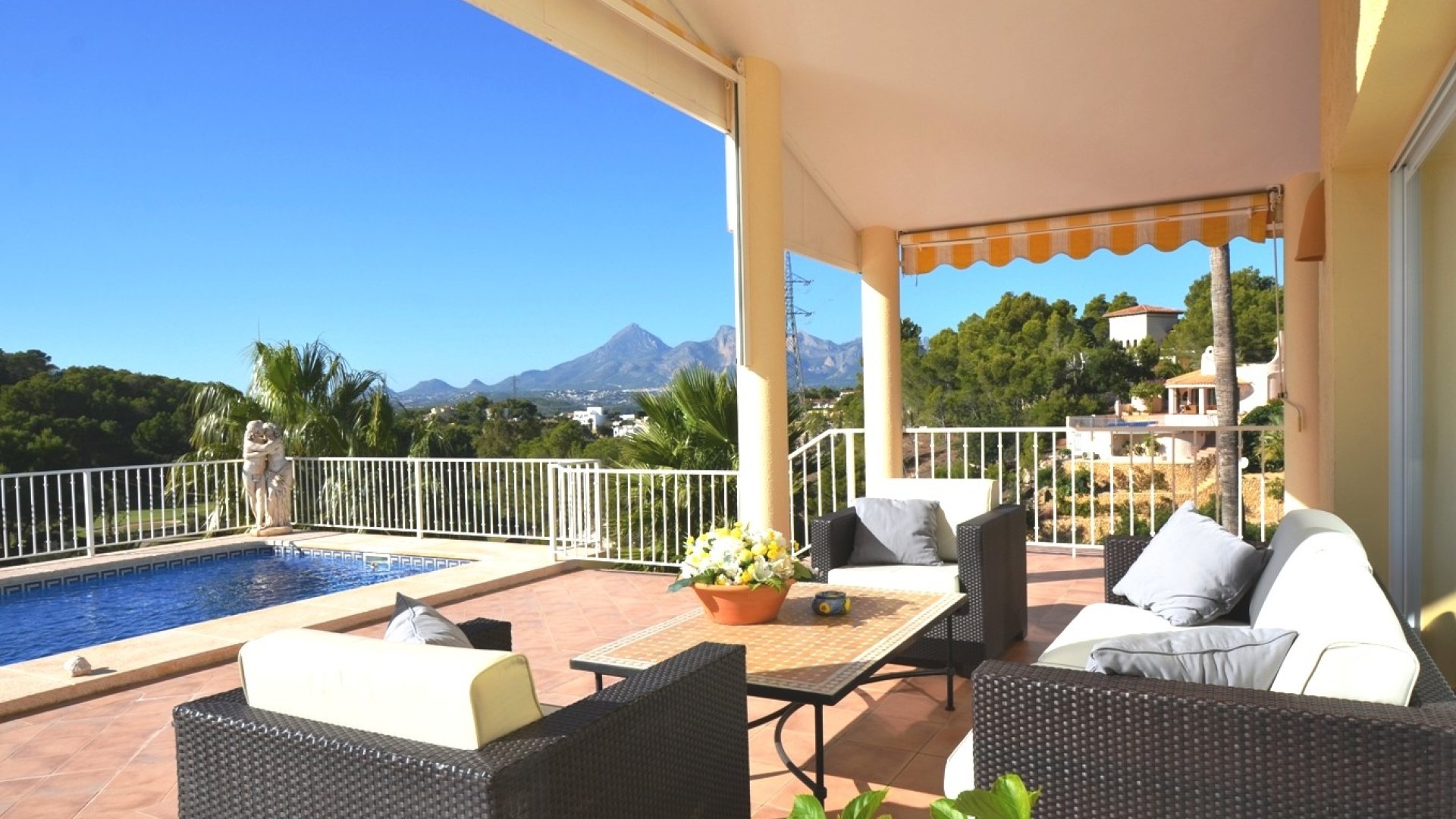 Resale - Villa -
Altea