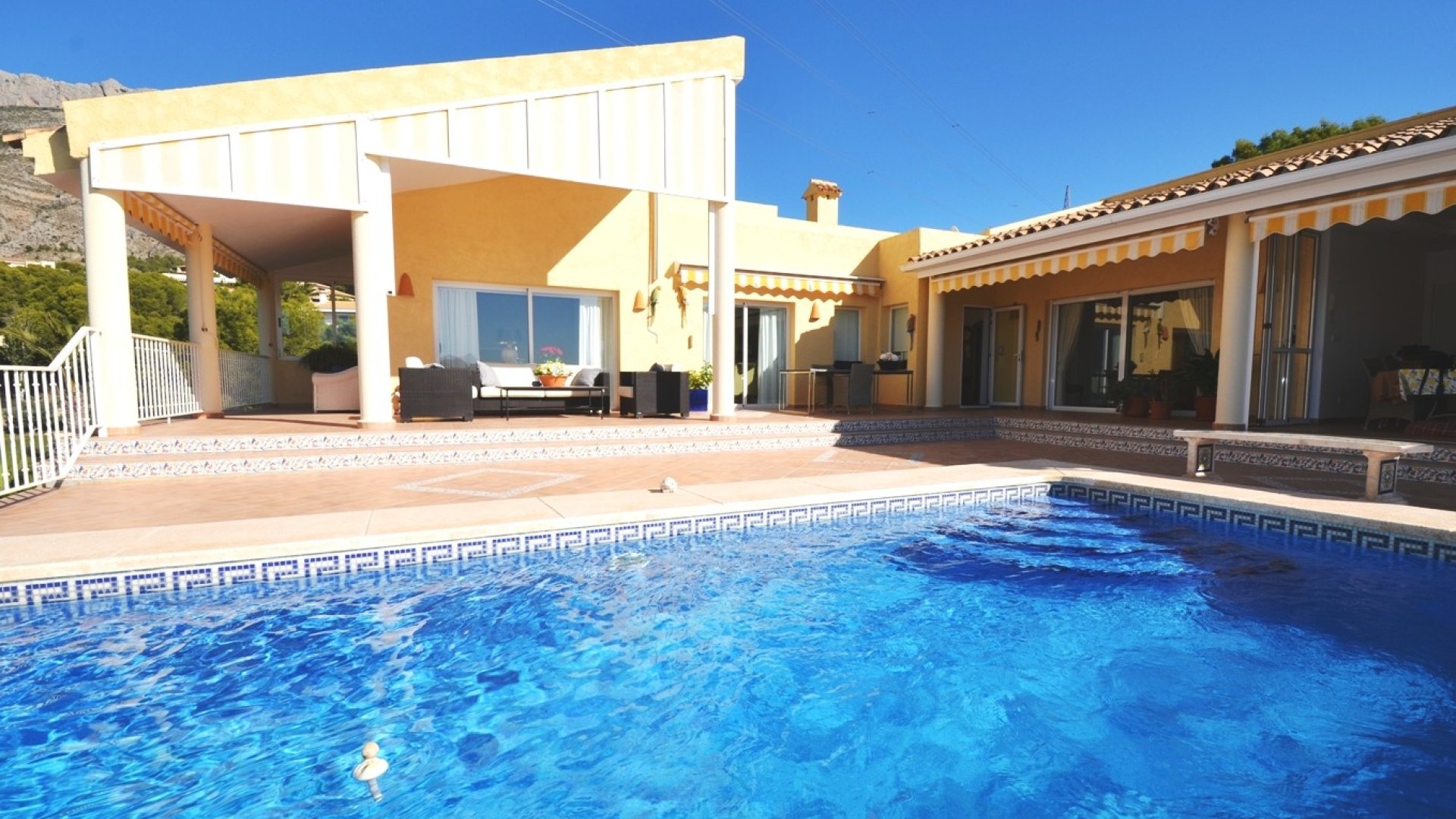 Resale - Villa -
Altea