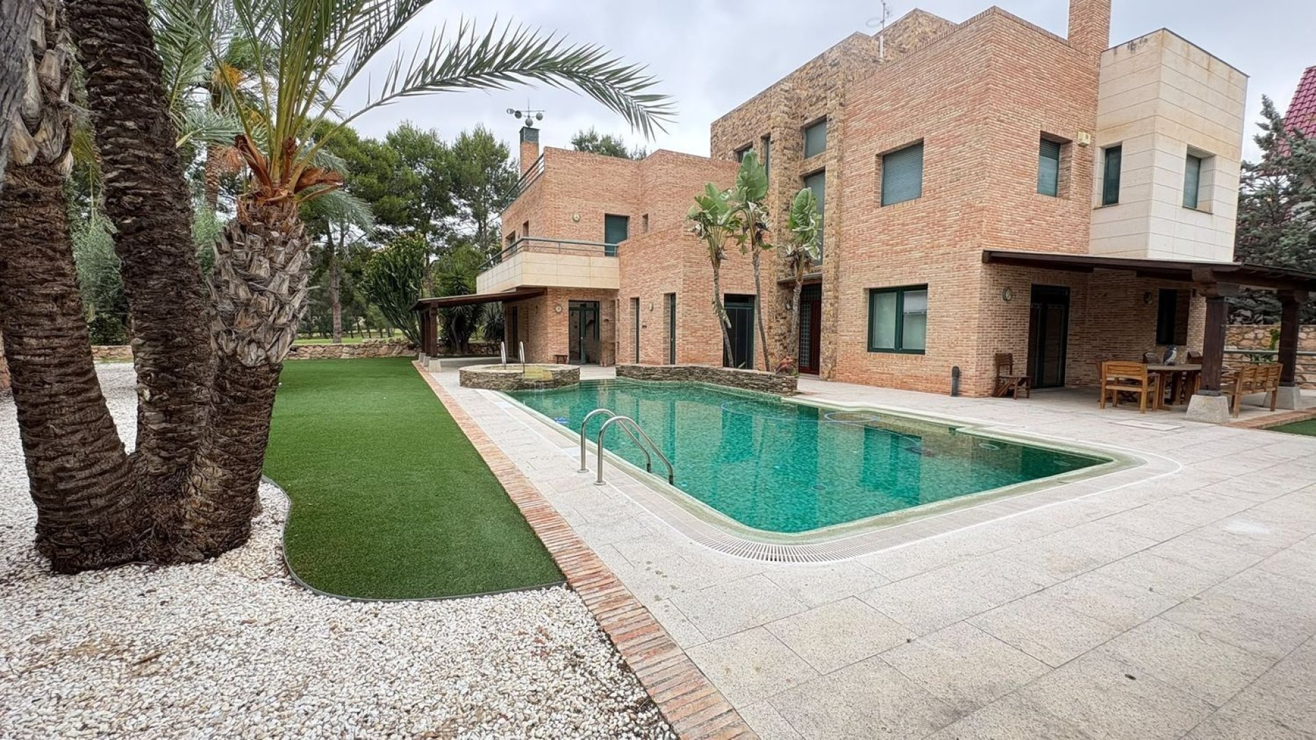 Resale - Villa -
Altorreal