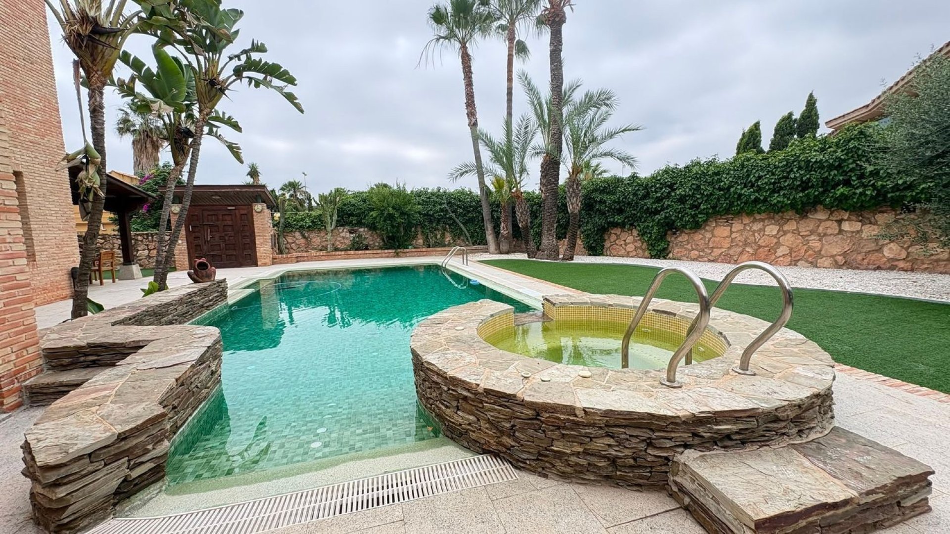 Resale - Villa -
Altorreal