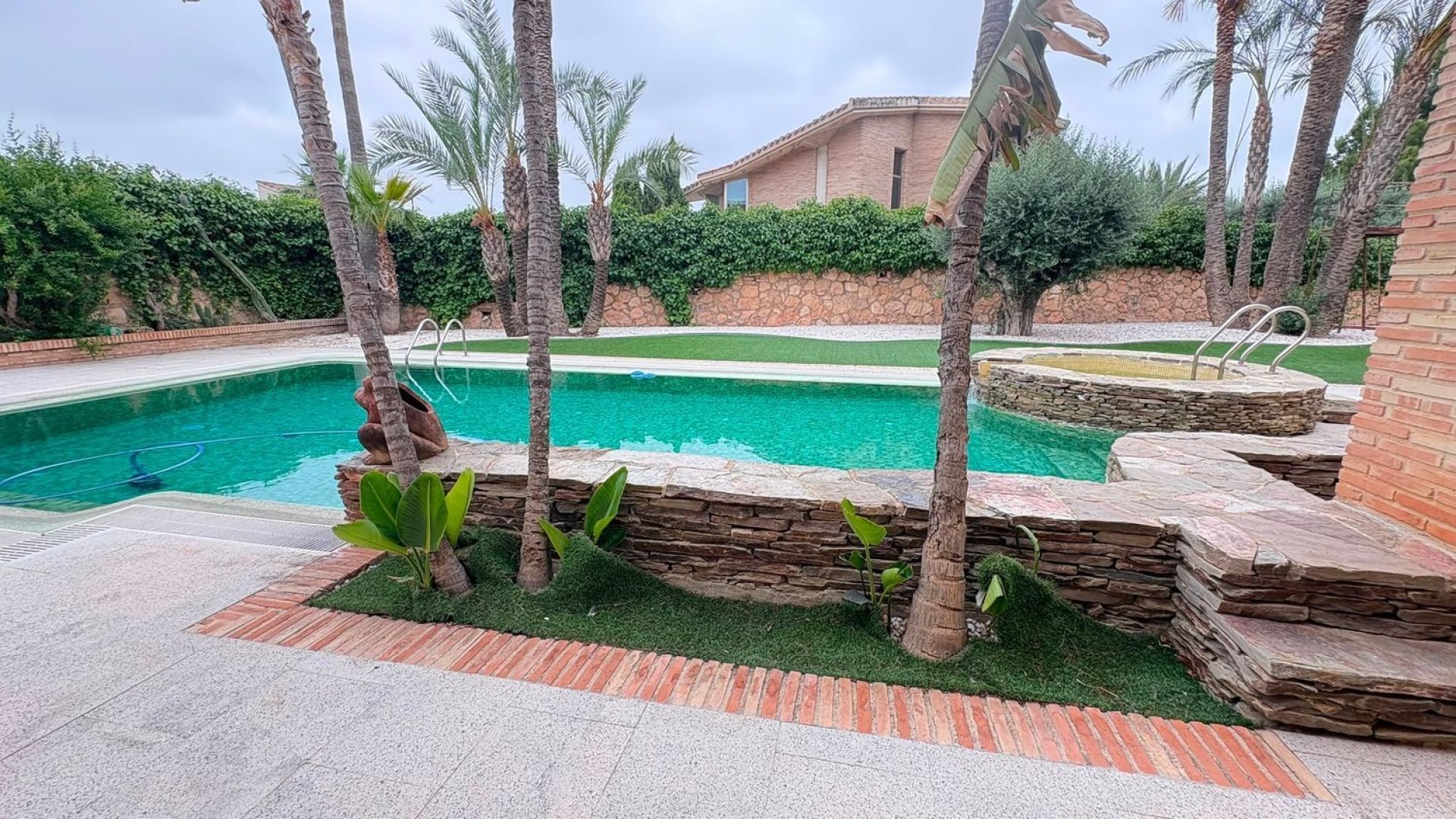 Resale - Villa -
Altorreal