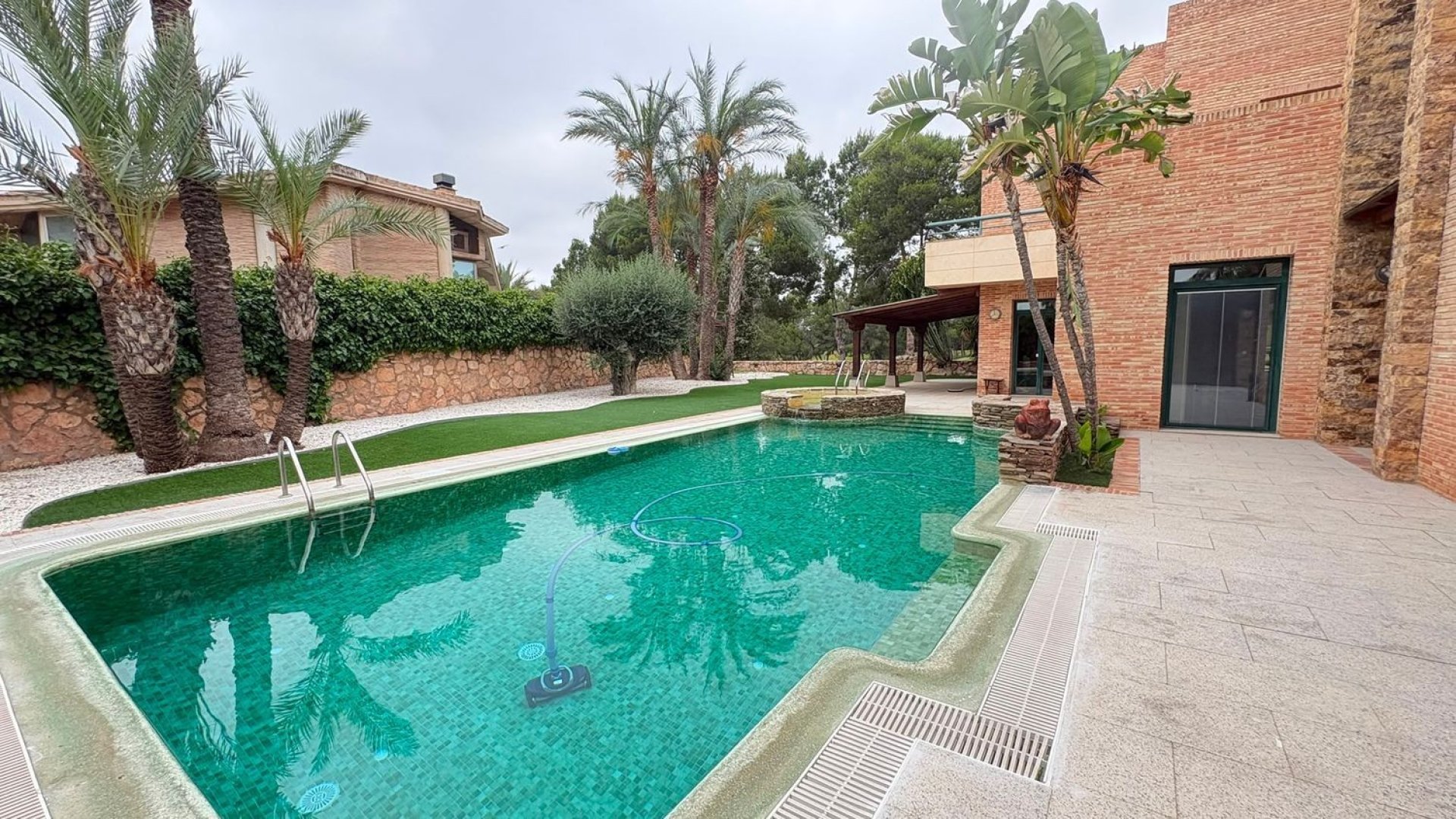 Resale - Villa -
Altorreal