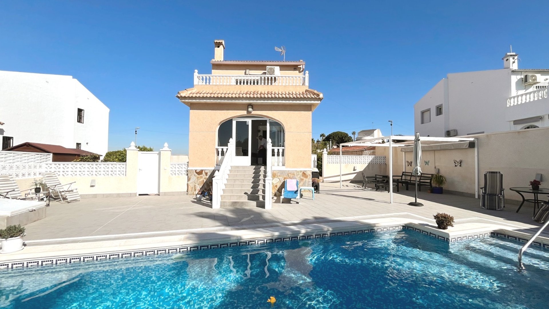 Resale - Villa -
Benijofar - Monte Azul