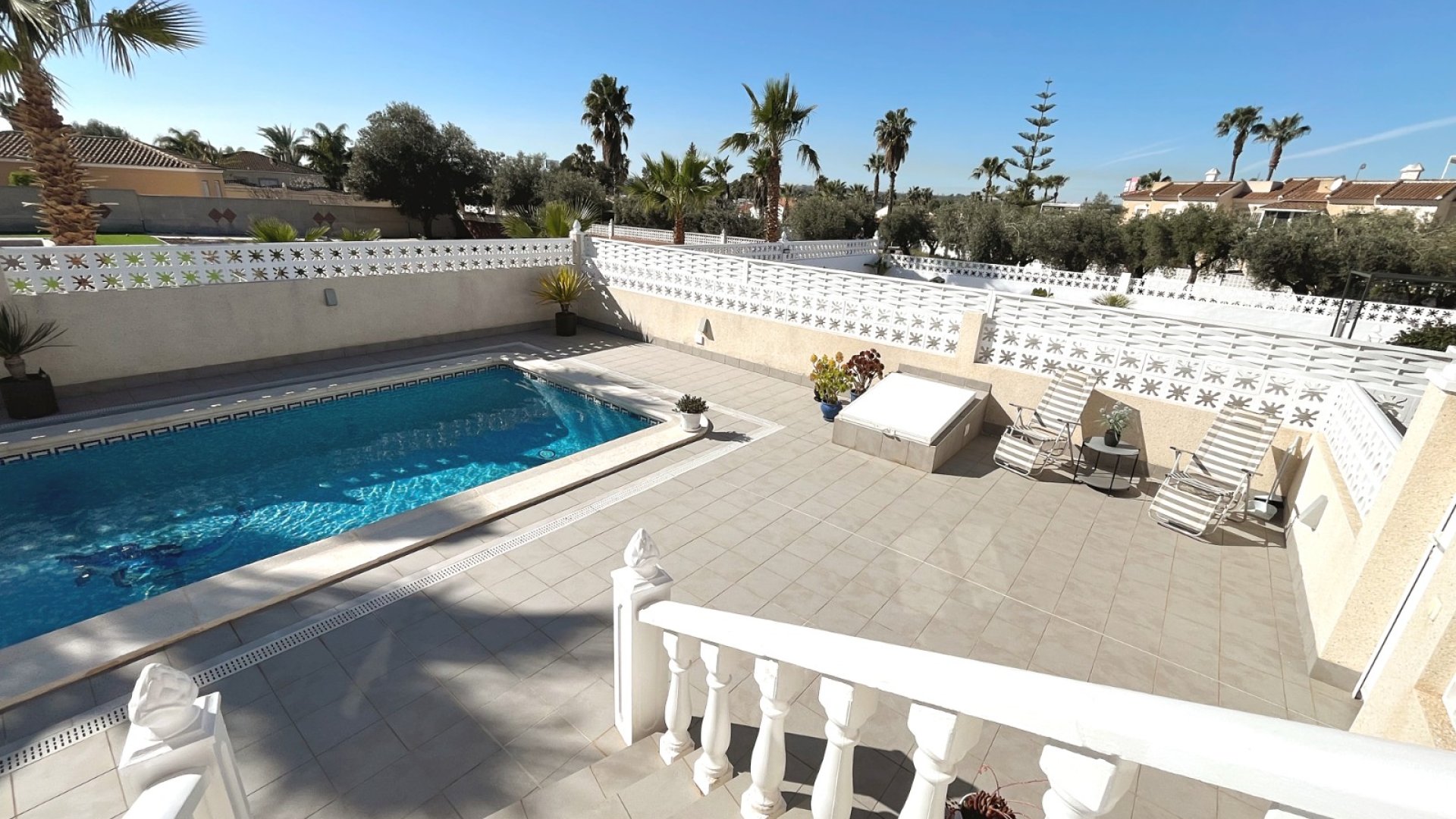 Resale - Villa -
Benijofar - Monte Azul