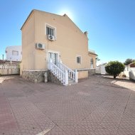 Resale - Villa -
Benijofar - Monte Azul