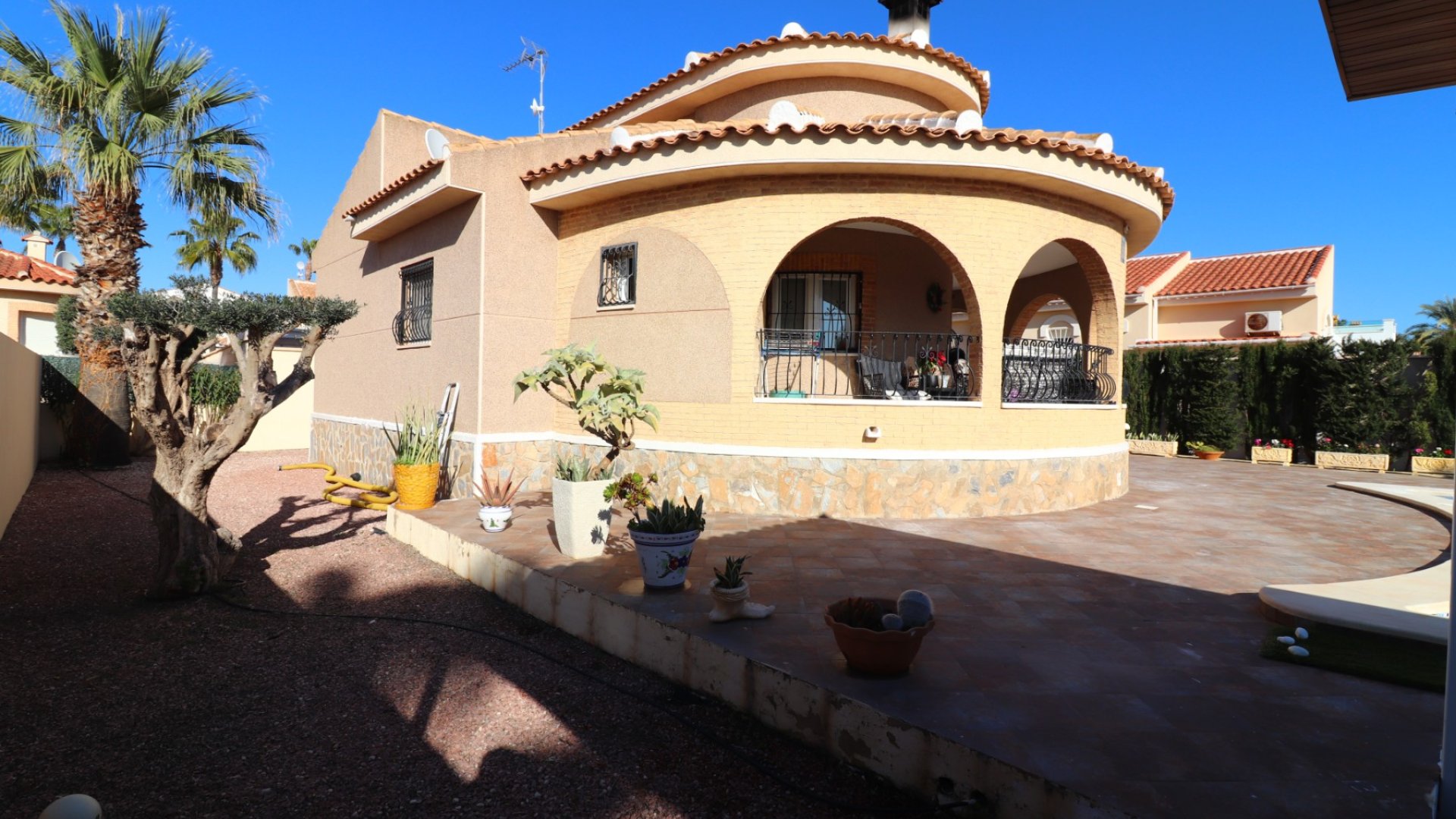 Resale - Villa -
Benijofar - Monte Azul