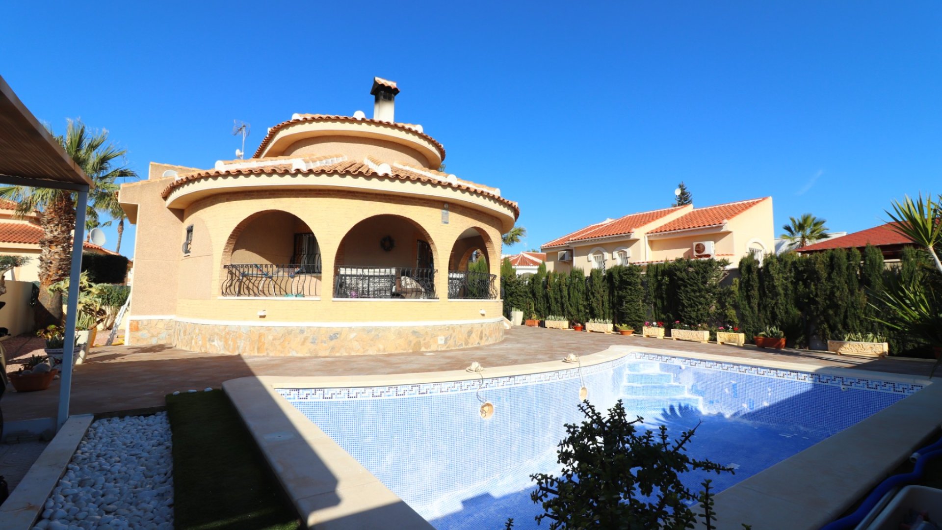 Resale - Villa -
Benijofar - Monte Azul