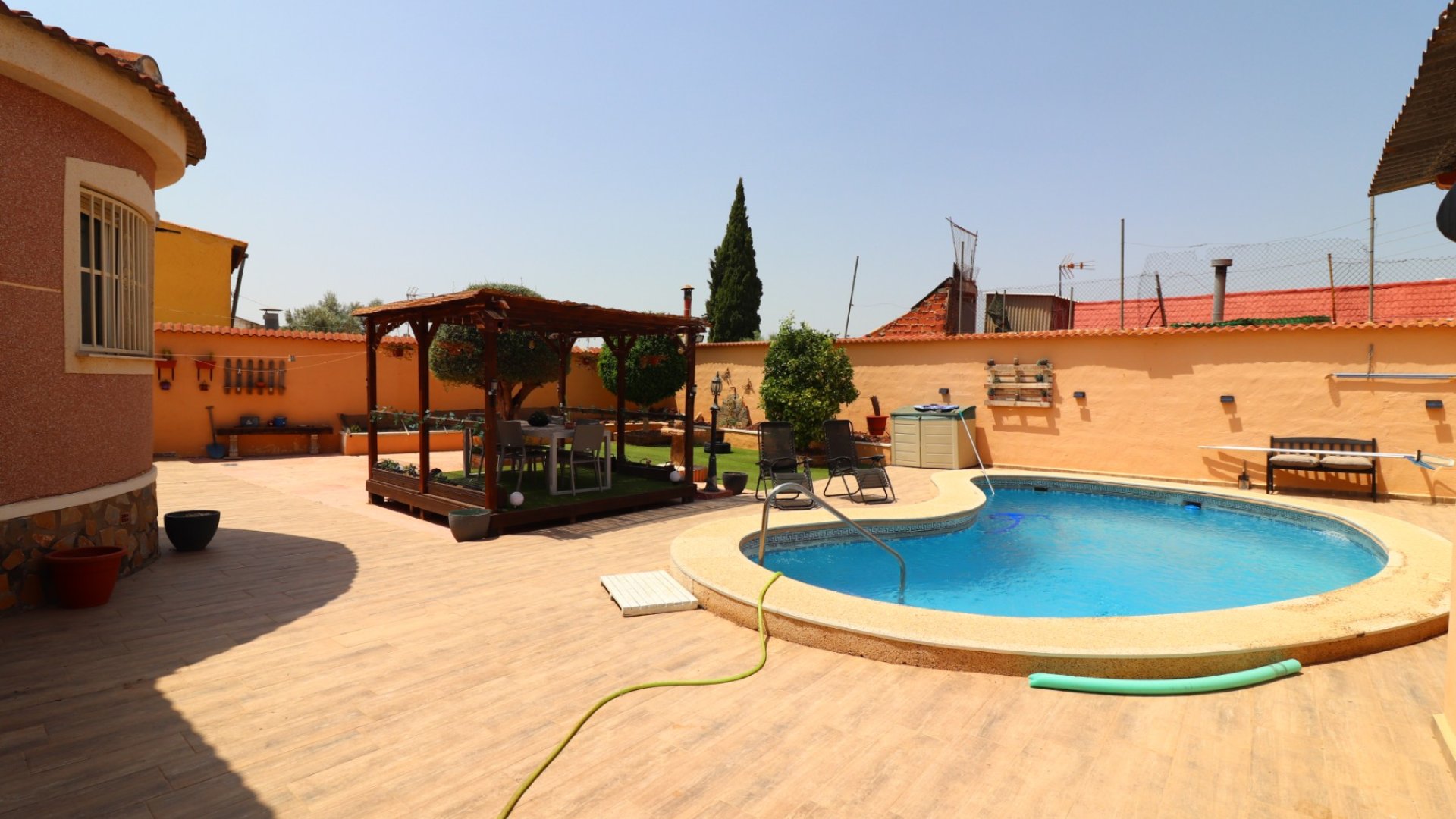Resale - Villa -
Benijofar