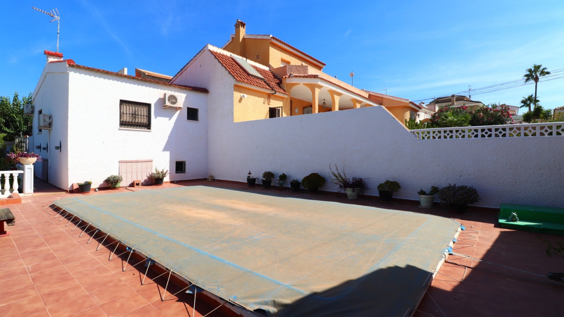 Resale - Villa -
Benijofar