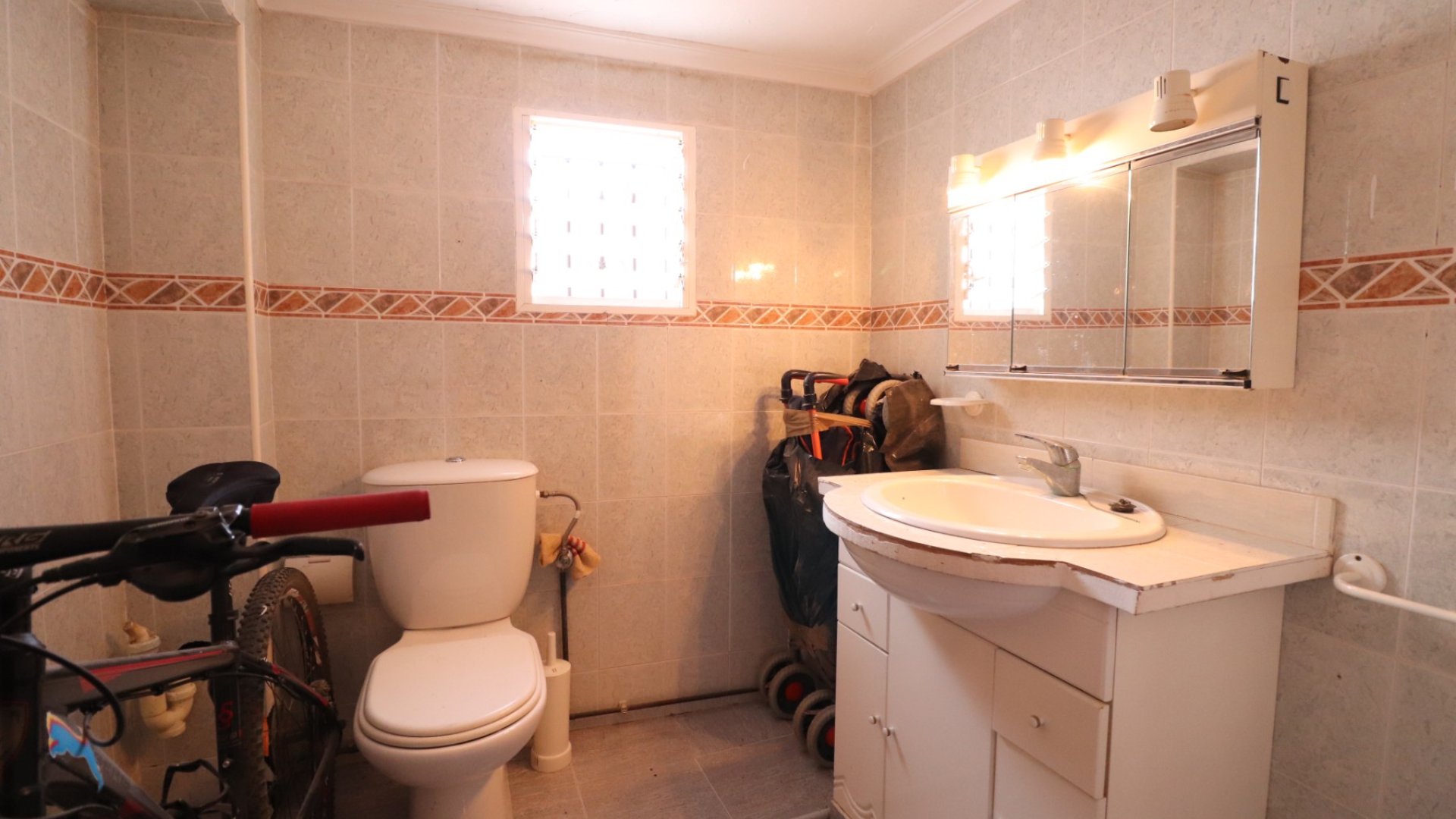 Resale - Villa -
Benijofar