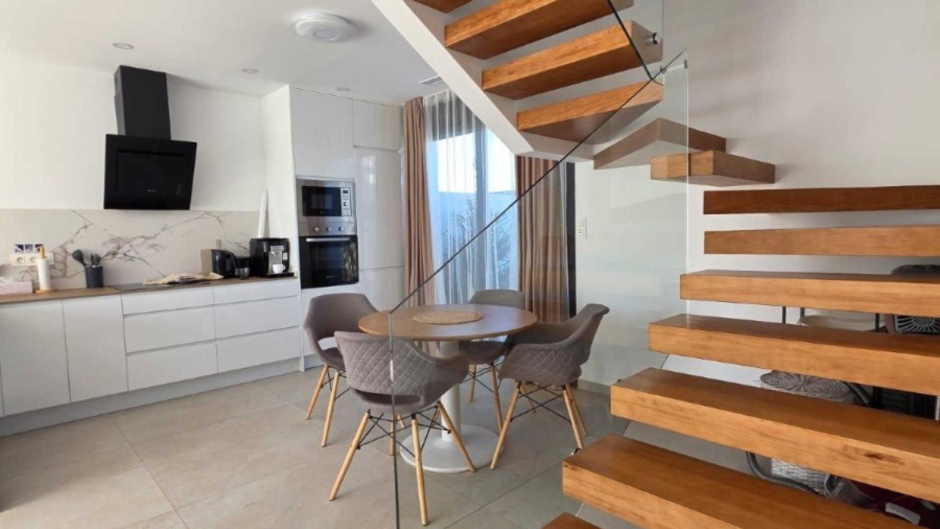 Resale - Villa -
Benijofar