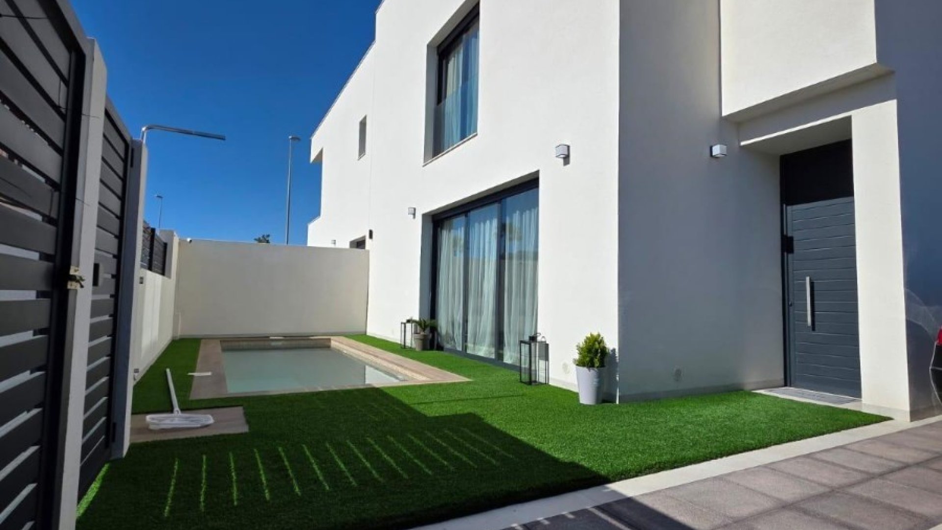 Resale - Villa -
Benijofar