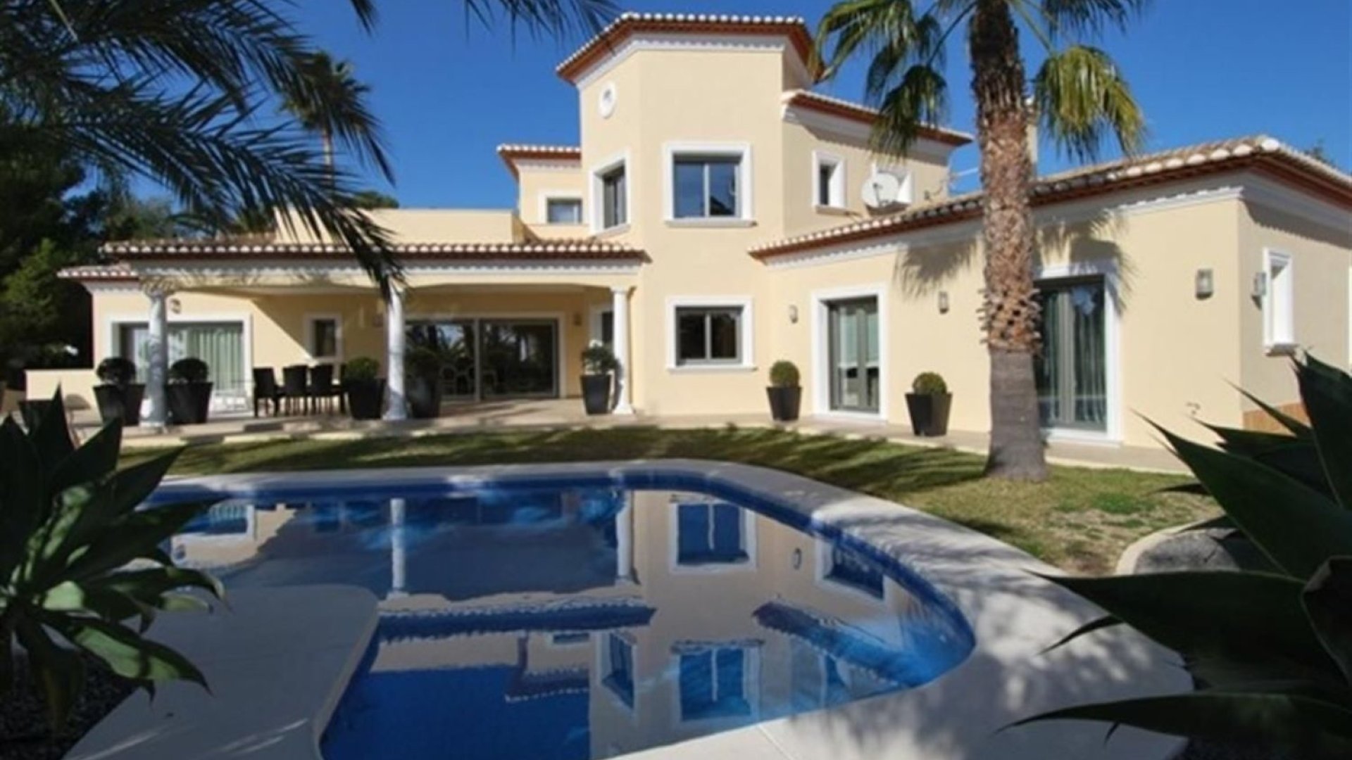 Resale - Villa -
Benissa - Cala Advocat - Baladrar