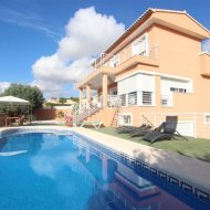 Resale - Villa -
Calpe - Cometa