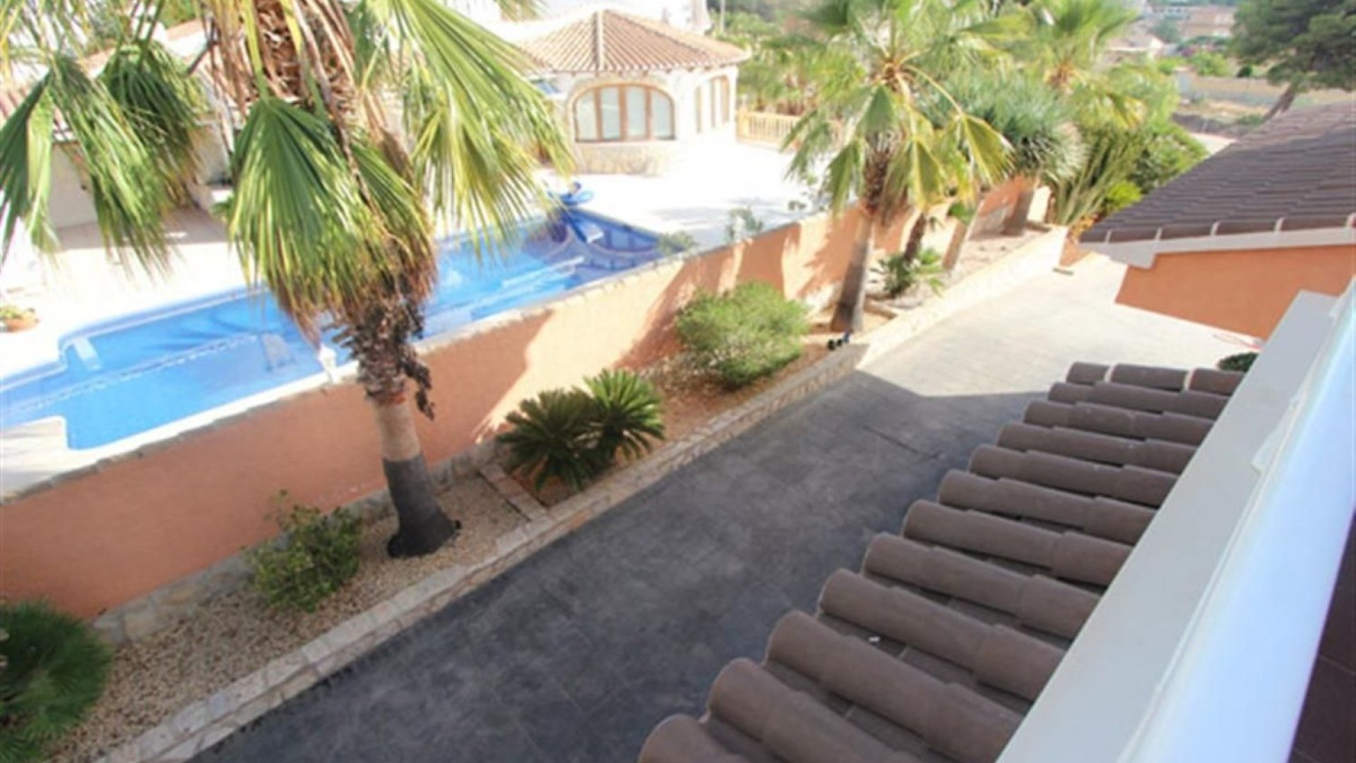 Resale - Villa -
Calpe - Cometa