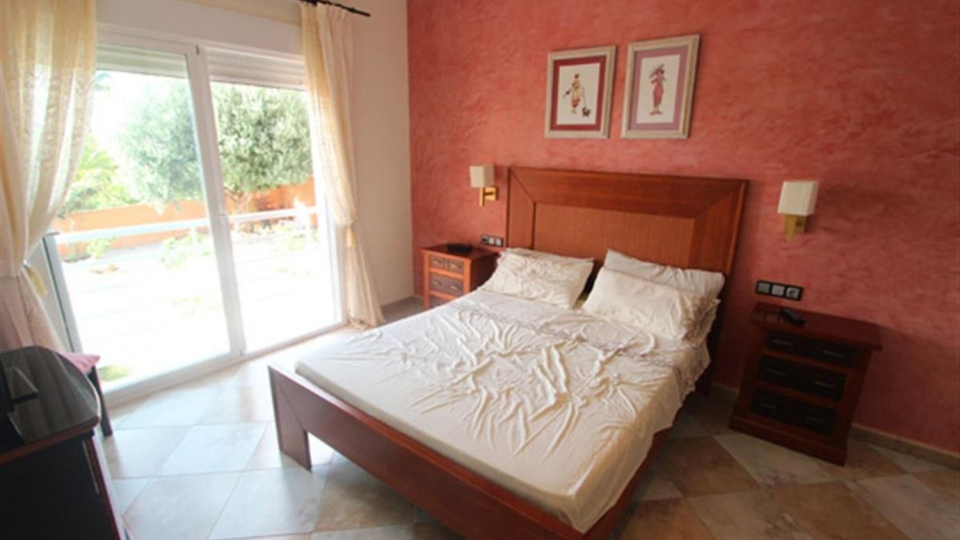 Resale - Villa -
Calpe - Cometa