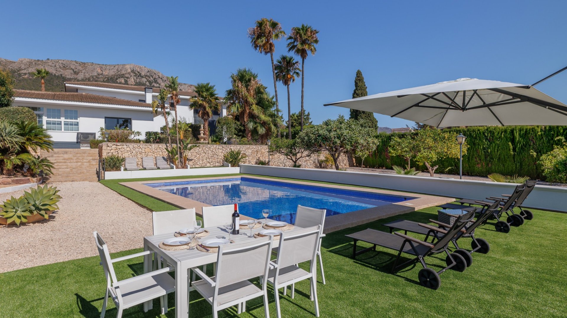 Resale - Villa -
Calpe - Gargasindi