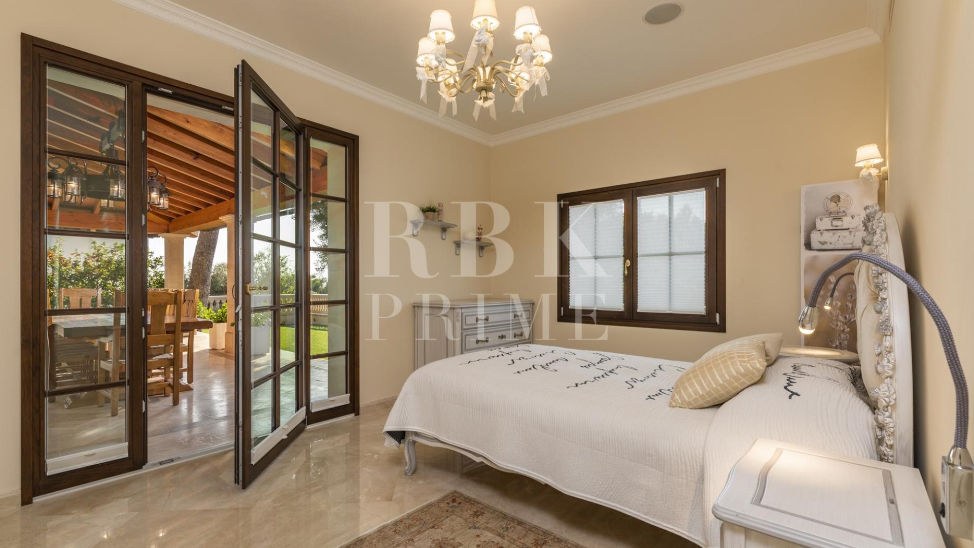 Resale - Villa -
Calvià - Peguera
