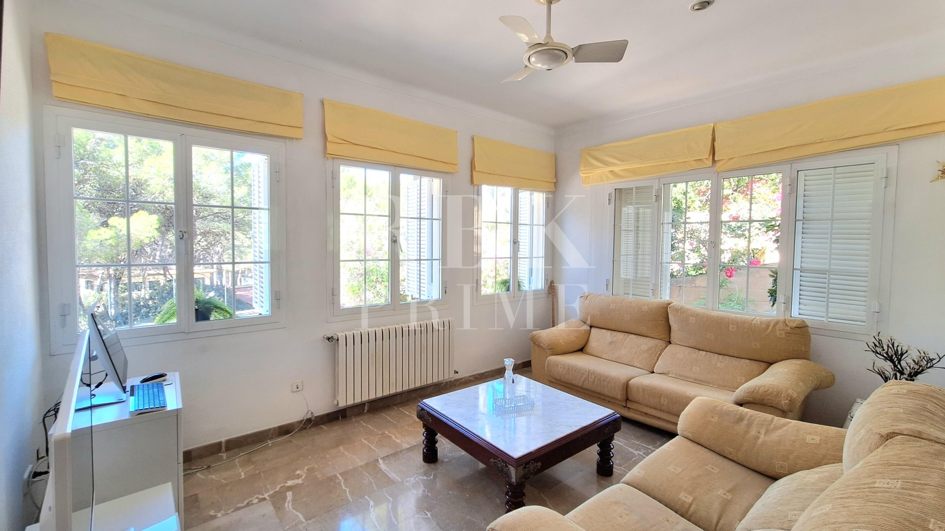 Resale - Villa -
Calvià - Peguera
