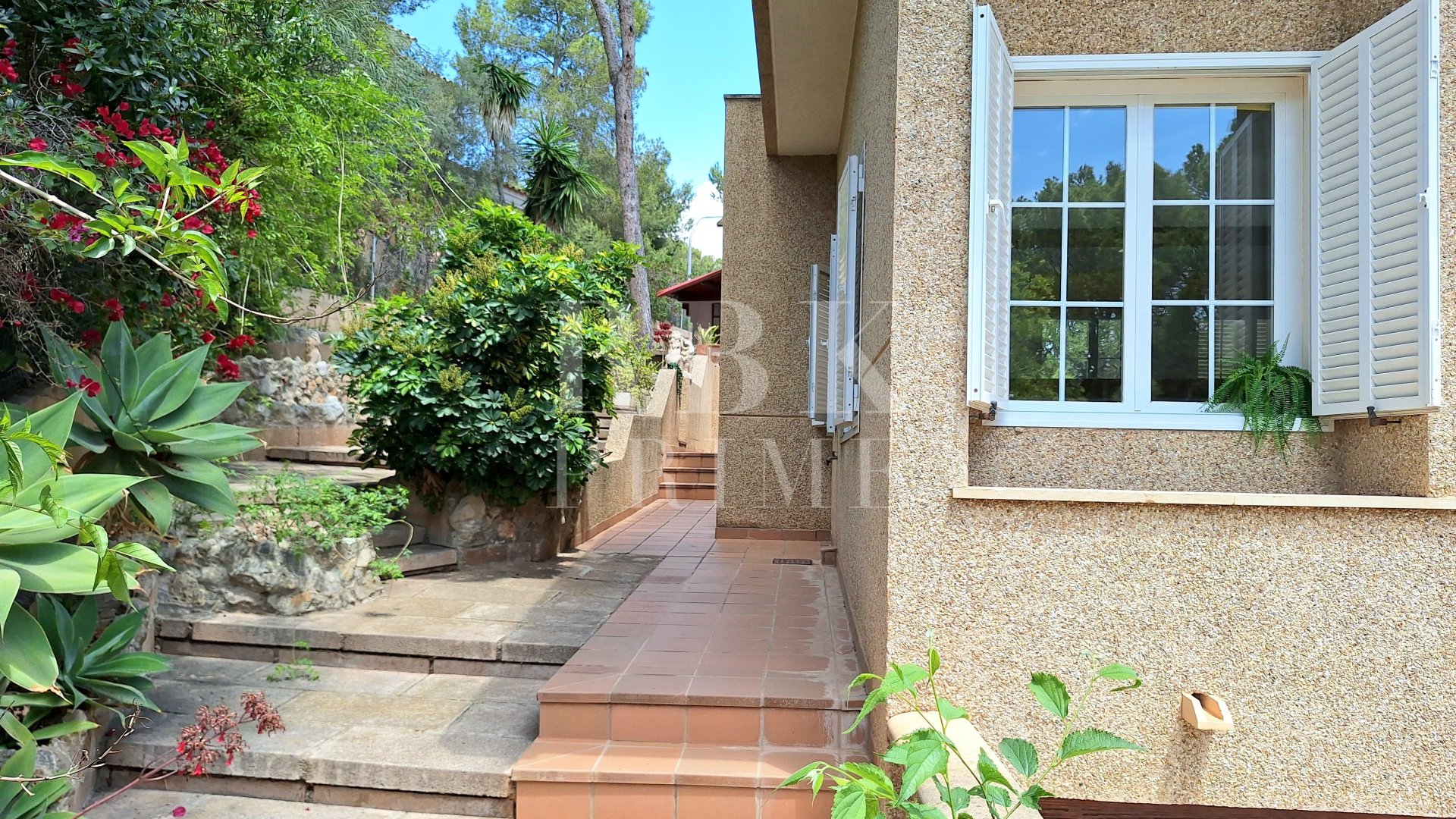 Resale - Villa -
Calvià - Peguera