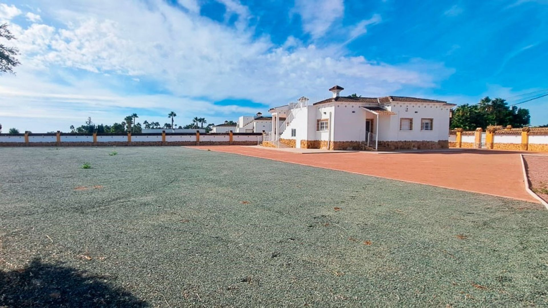 Resale - Villa -
Catral