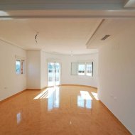 Resale - Villa -
Catral